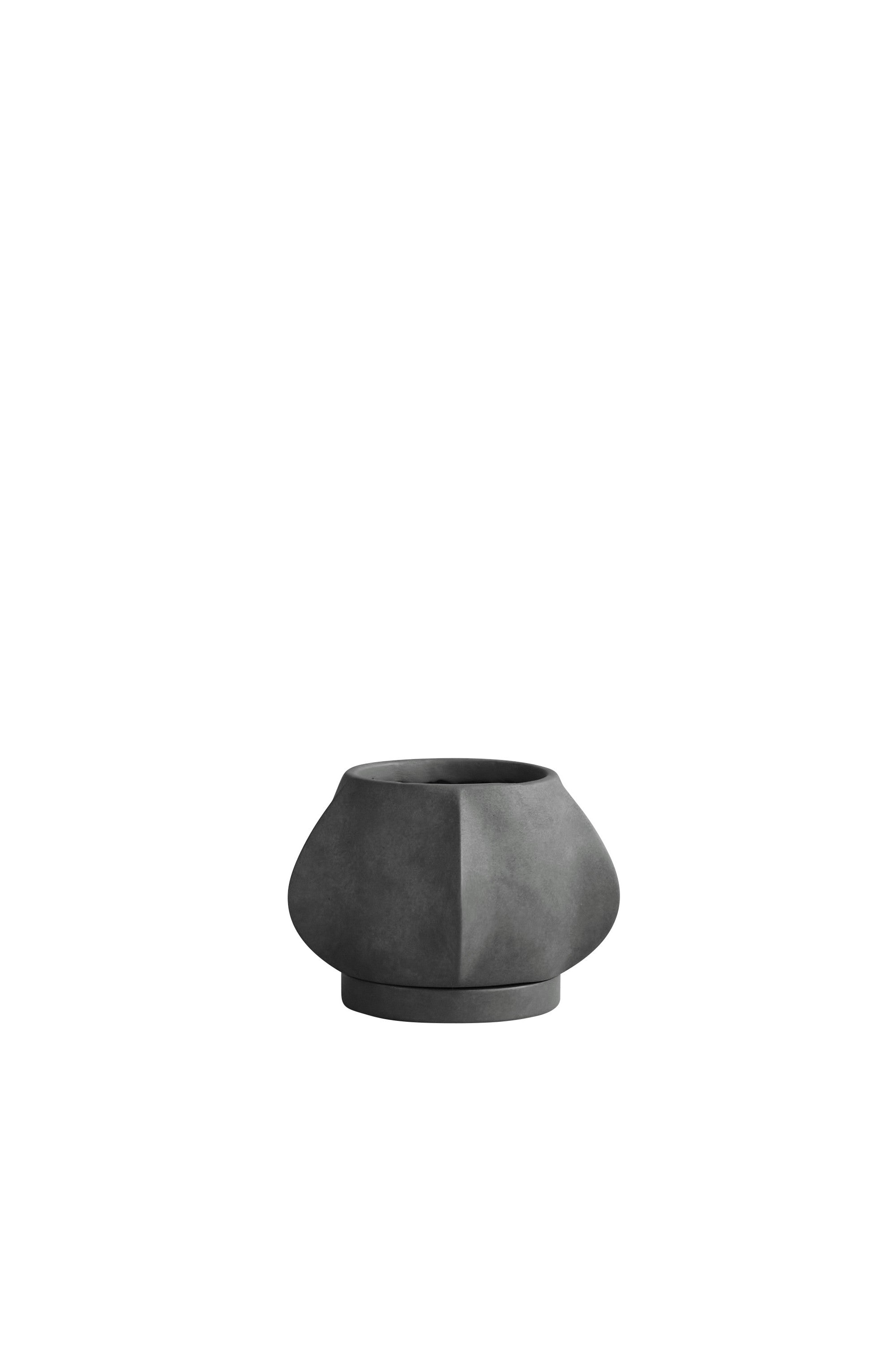 Arket plantpot petite dark grey | 101 Copenhagen | Home of Solinfo