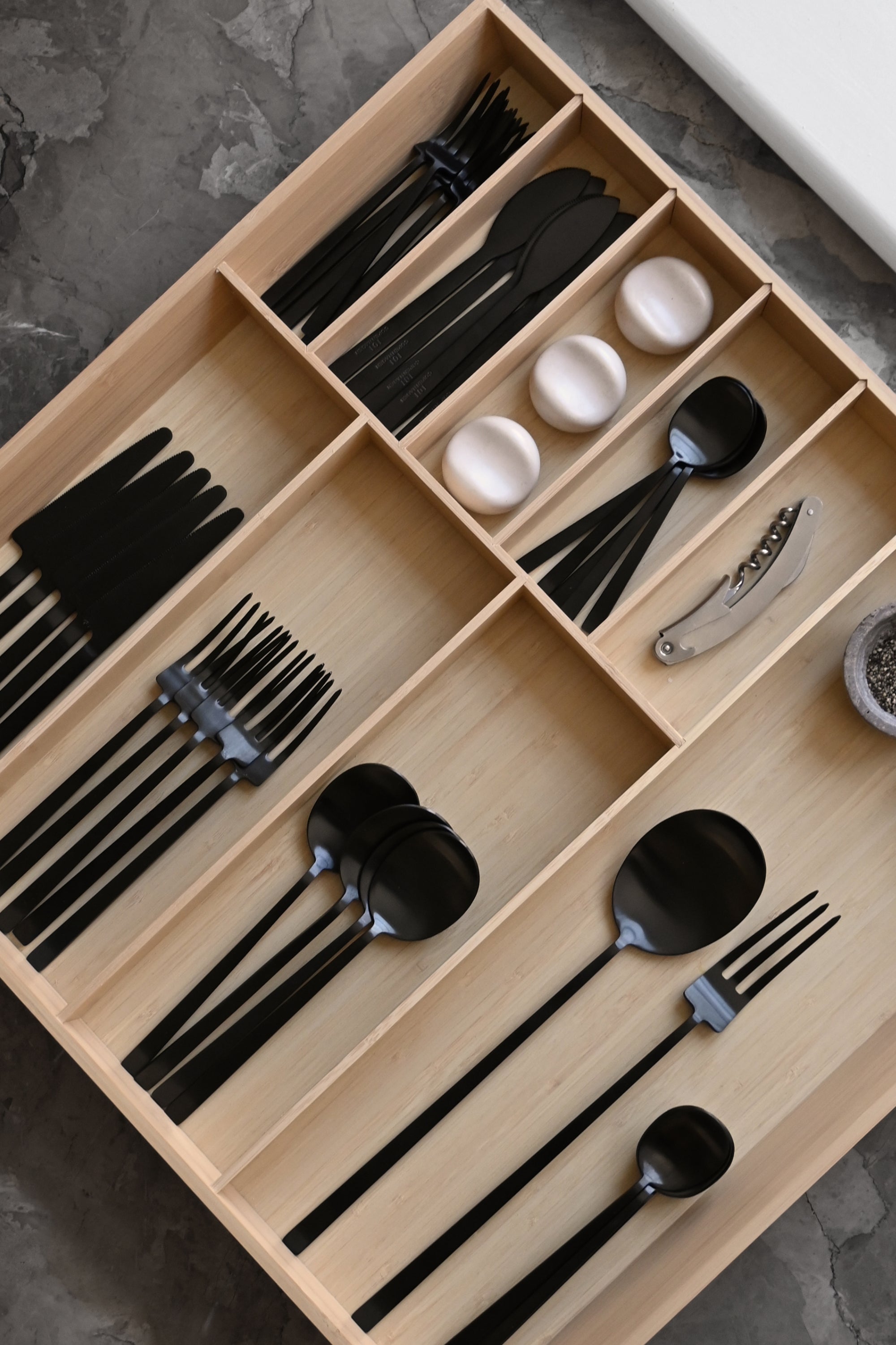 Kogei fekete étkészlet - 16 db