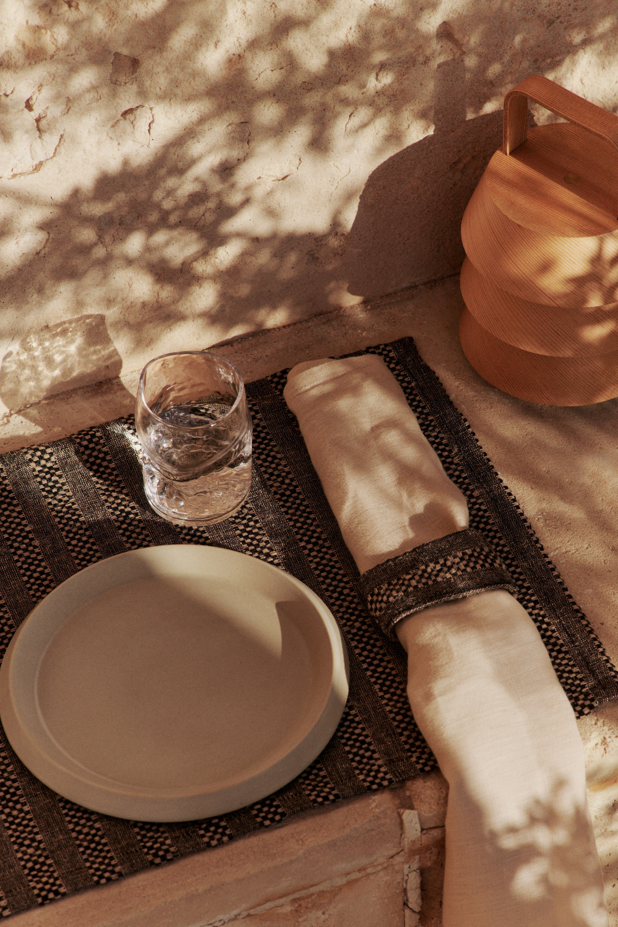 Gather Placemats - Set of 4 Black/Natural