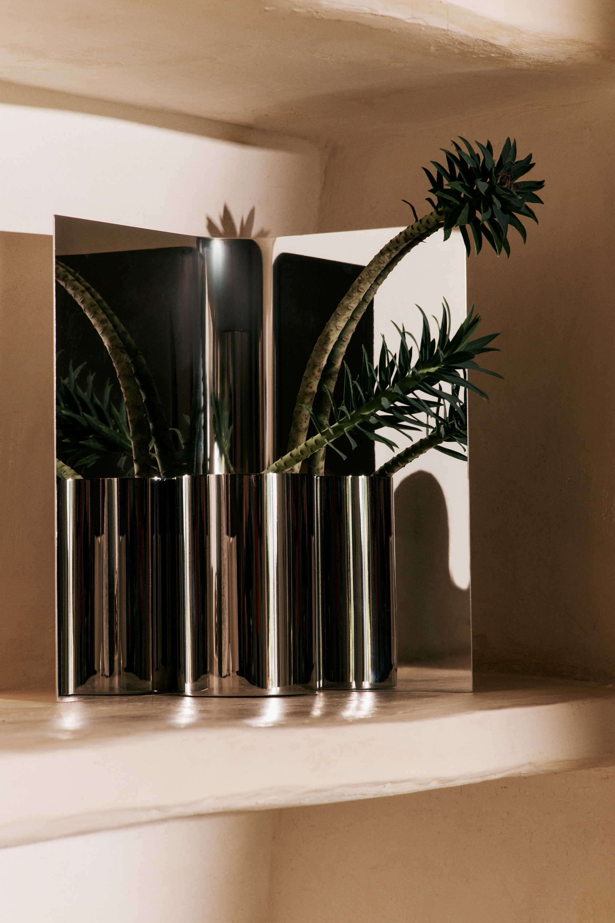 Eddy Vase Mirror Polished