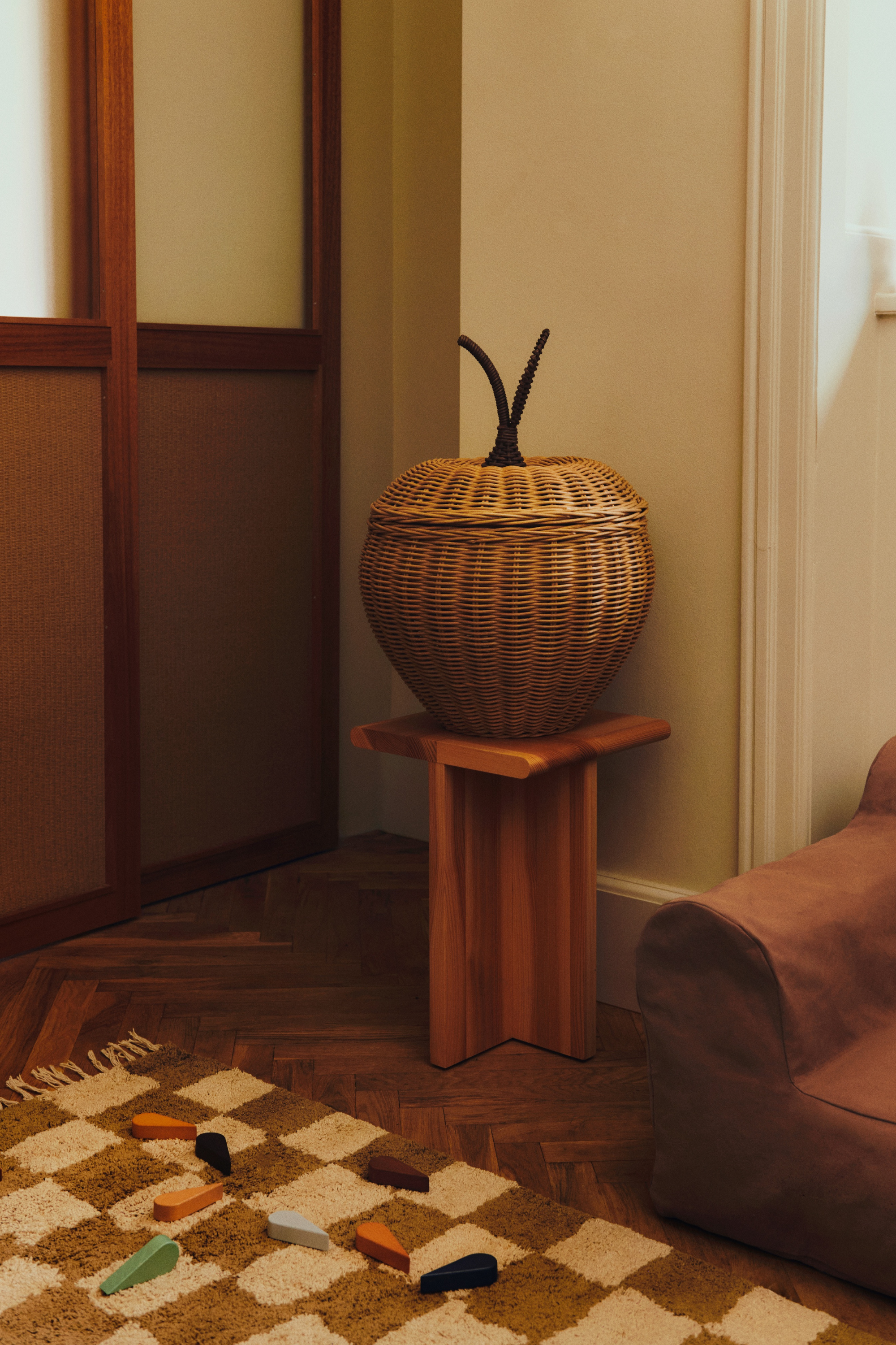 Sala side table