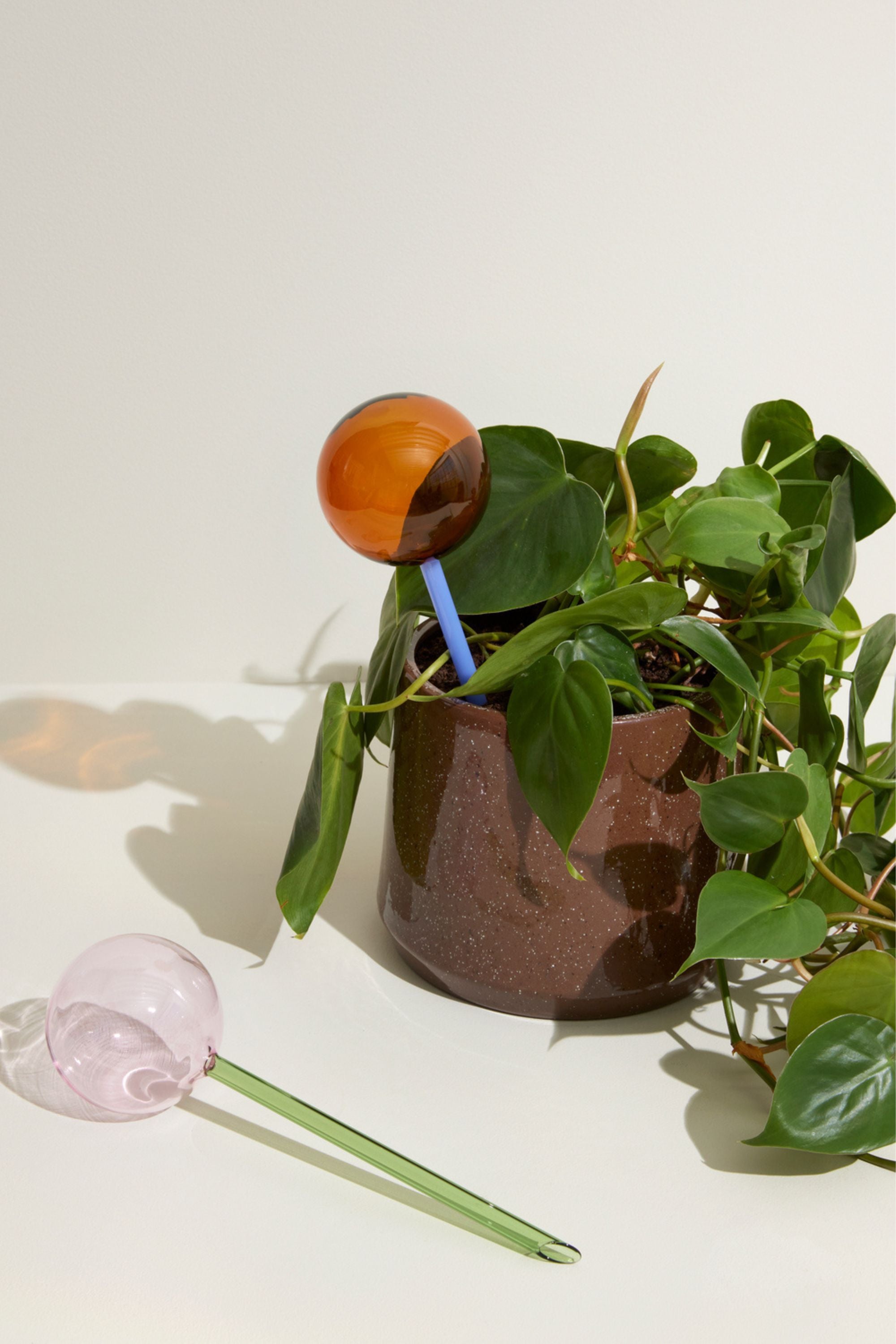 Flora Aqua globe Amber/Blue