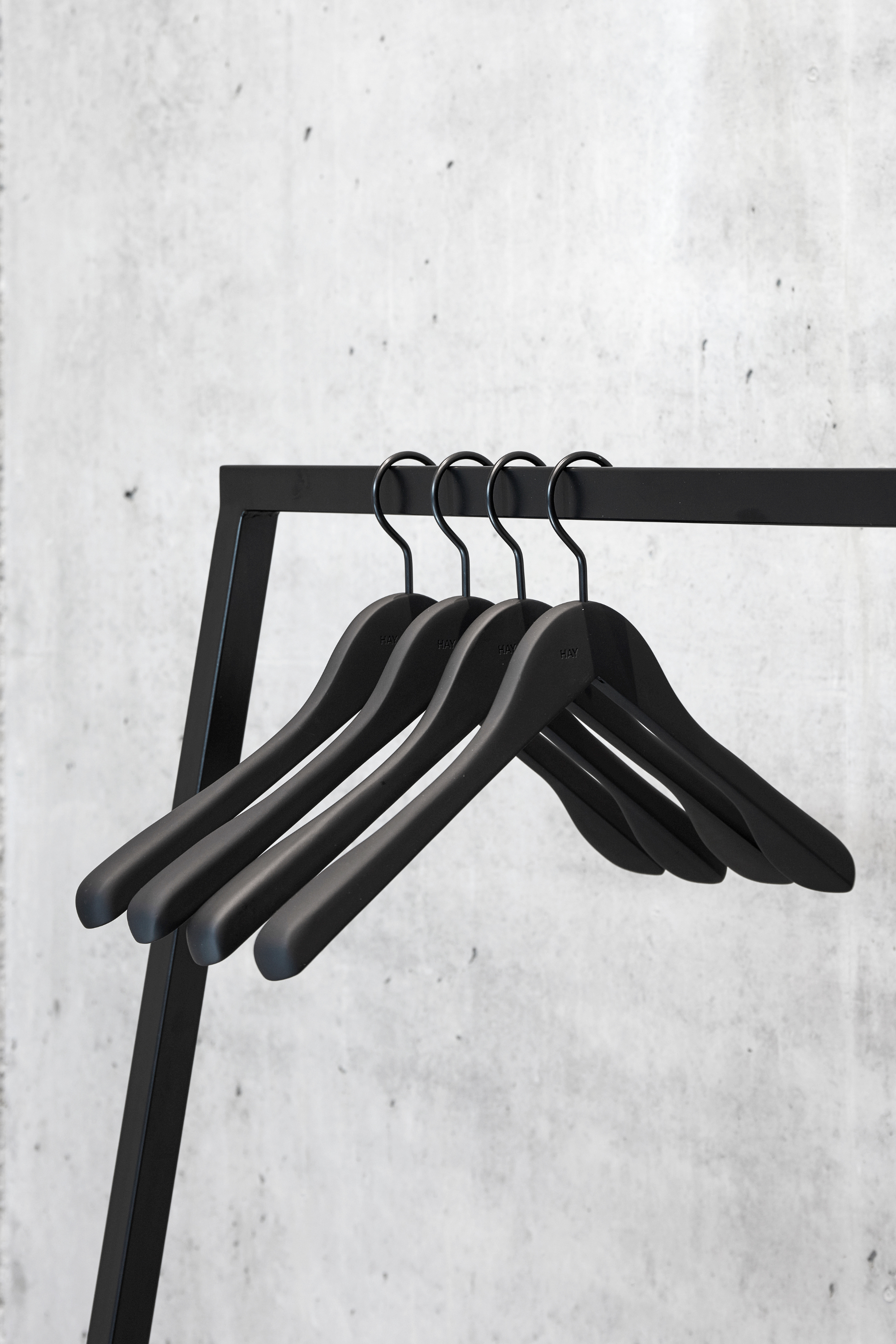 Soft Coat Hanger Set Black Wide