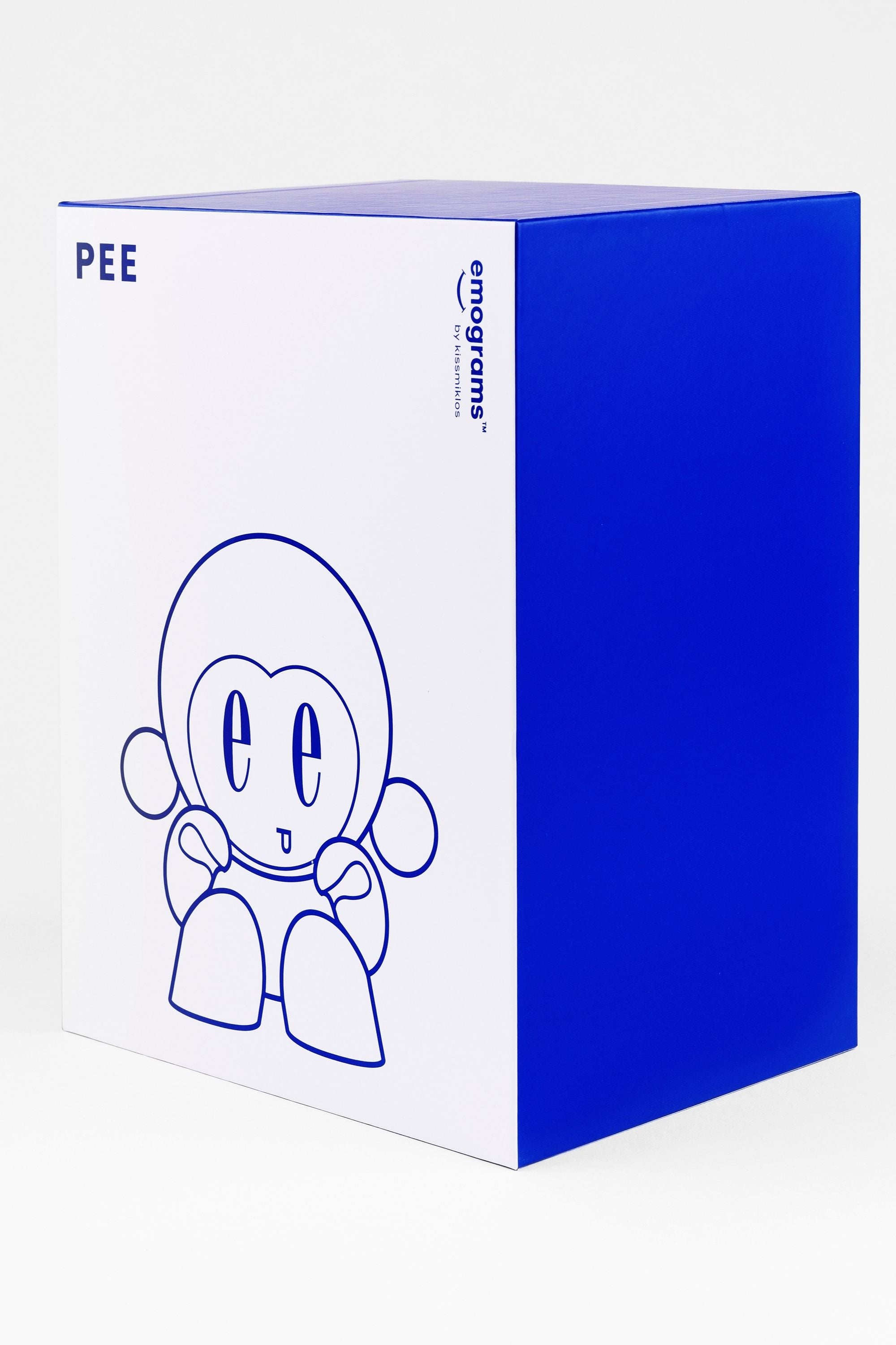 PEE Girl szobor