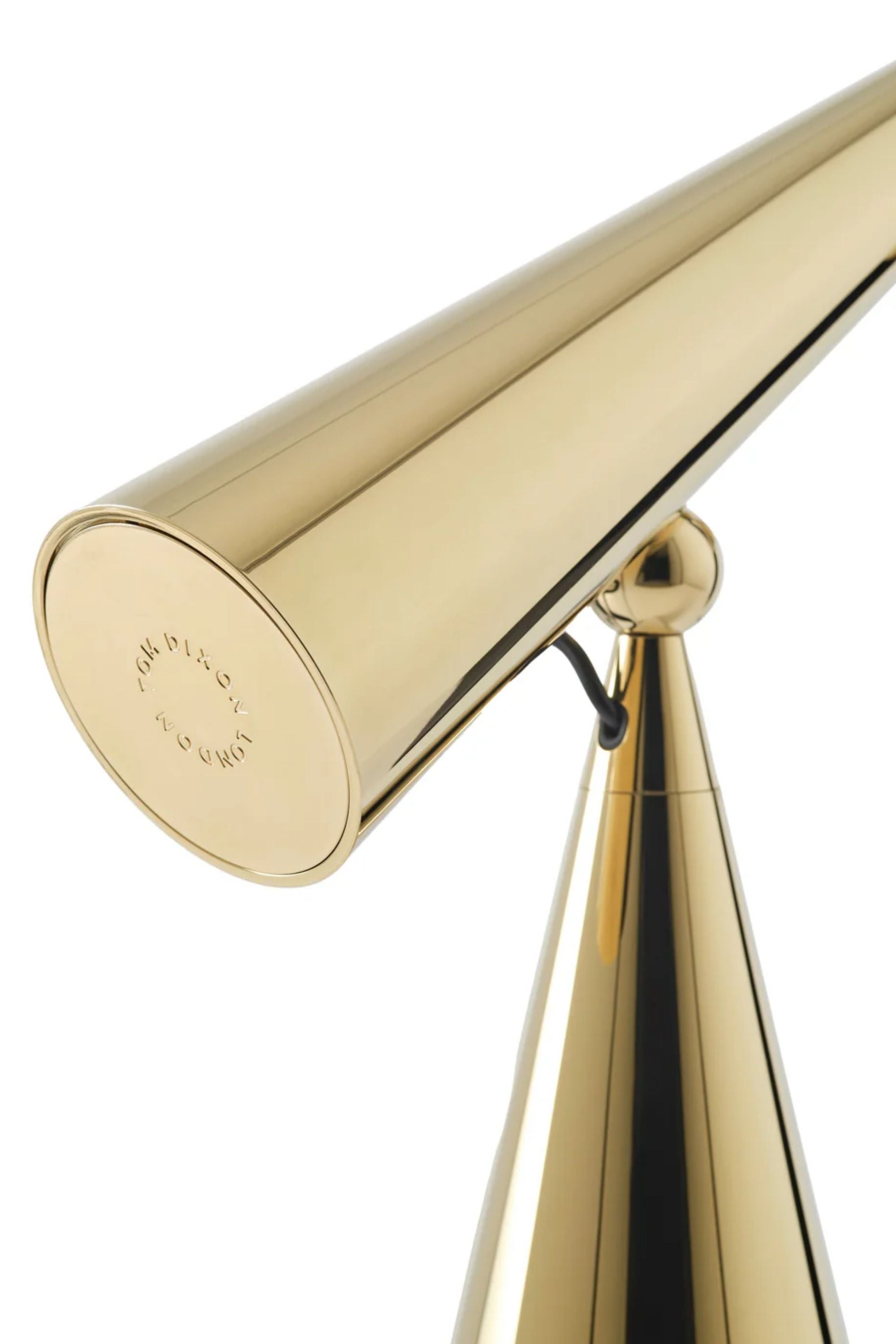 Pose Task Light Gold