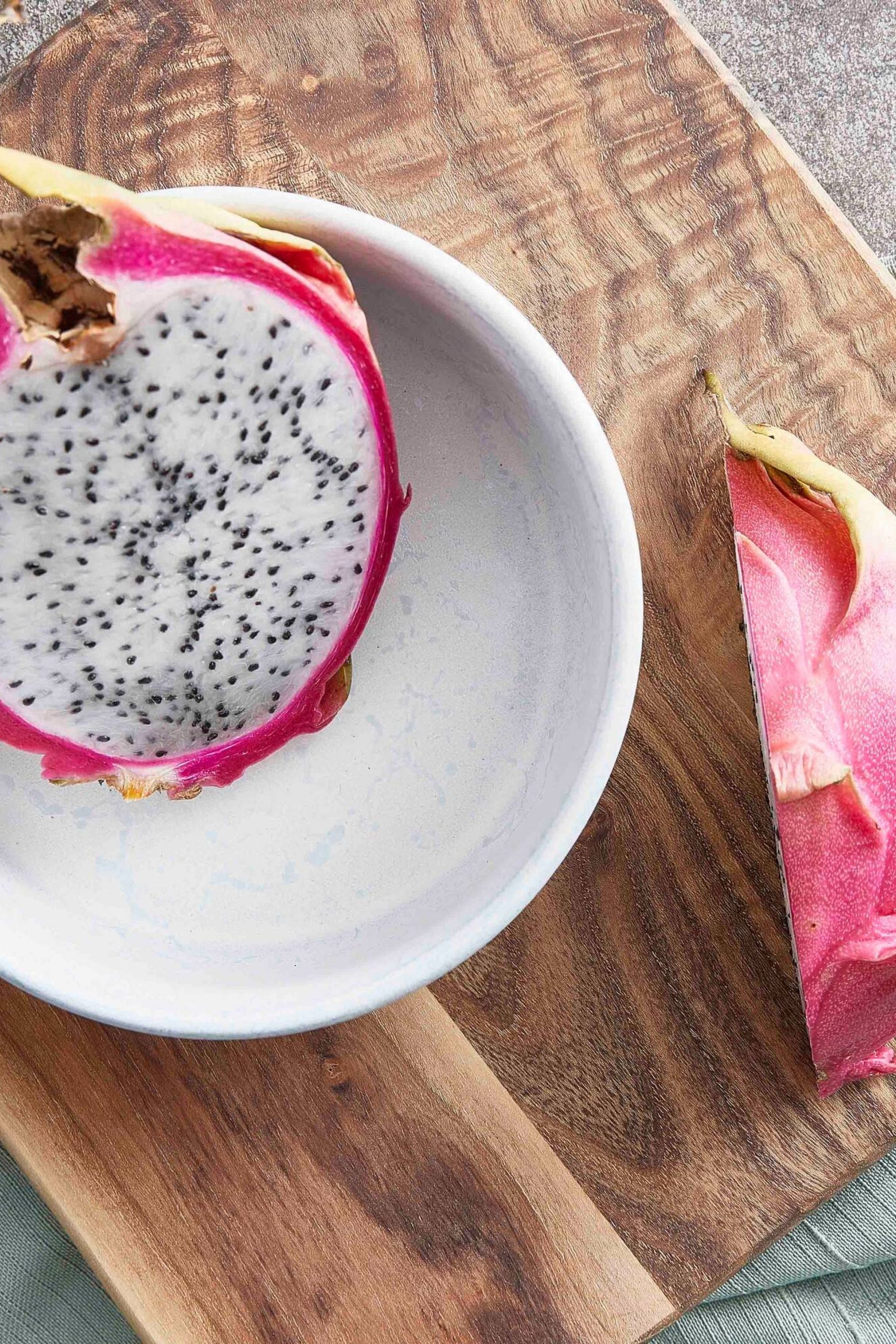 RAW Teak Wood cutting board 32 x 22 cm