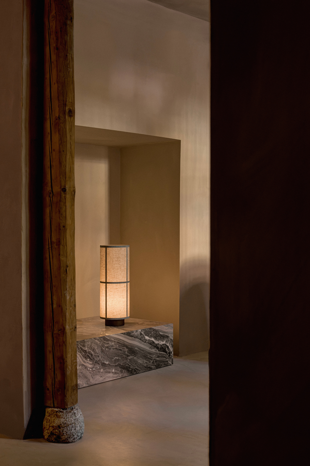 Hashira Floor Lamp