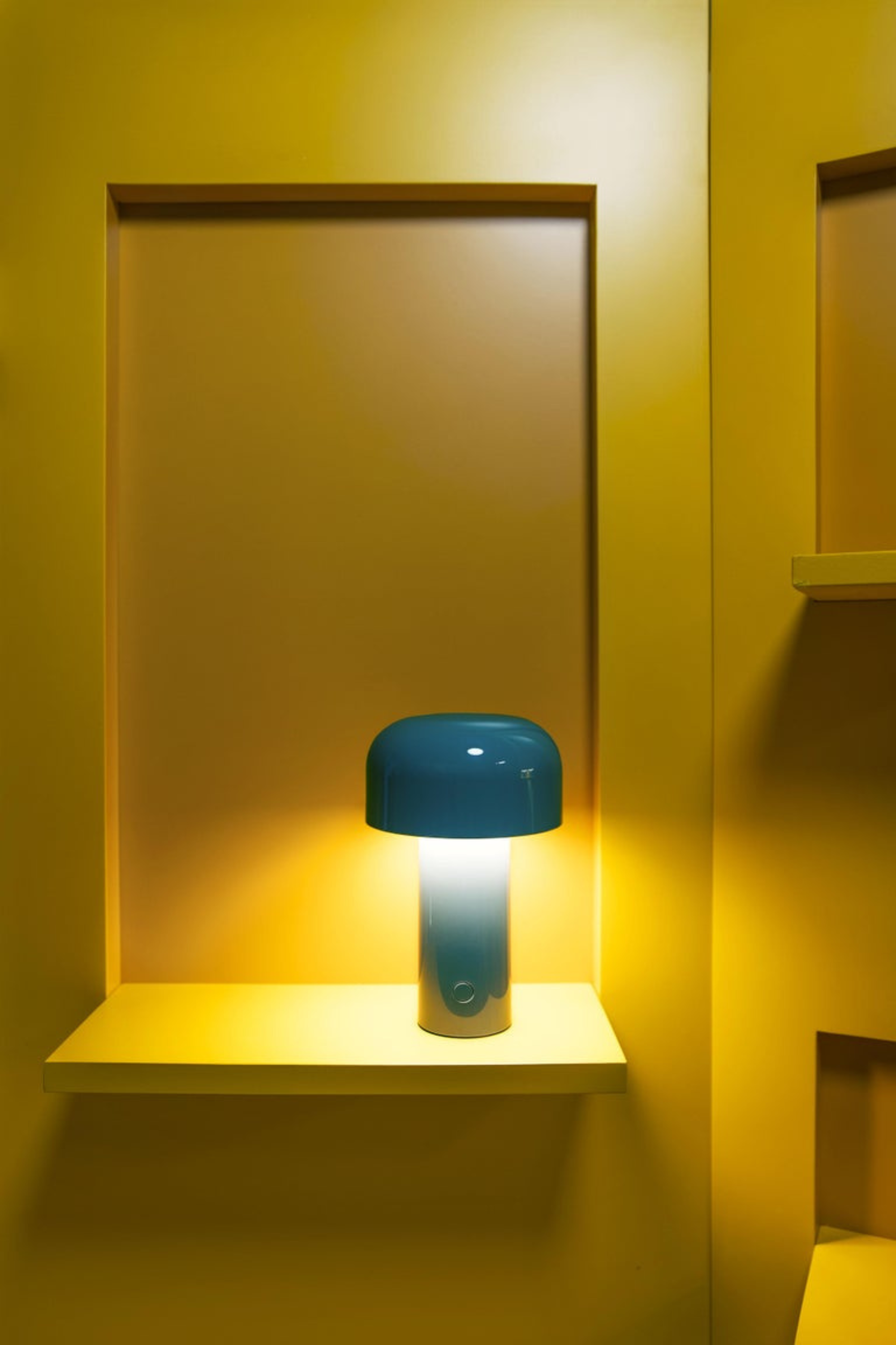 Bellhop Unplugged table lamp, grey blue