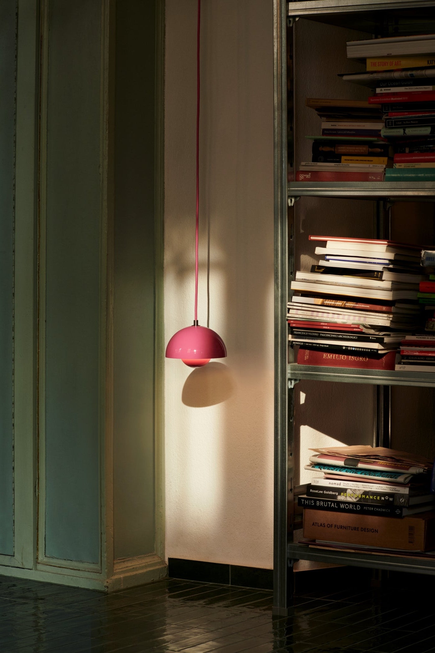 Flowerpot VP10 Tangy Pink | &Tradition | Home of Solinfo |