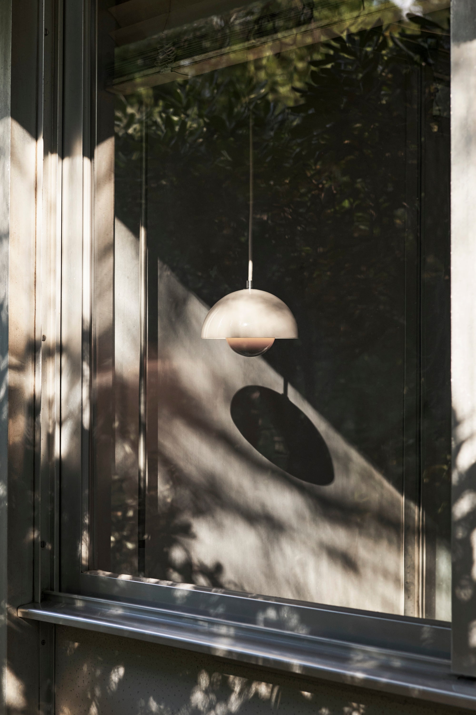 Flowerpot VP10 Pendant Grey Beige