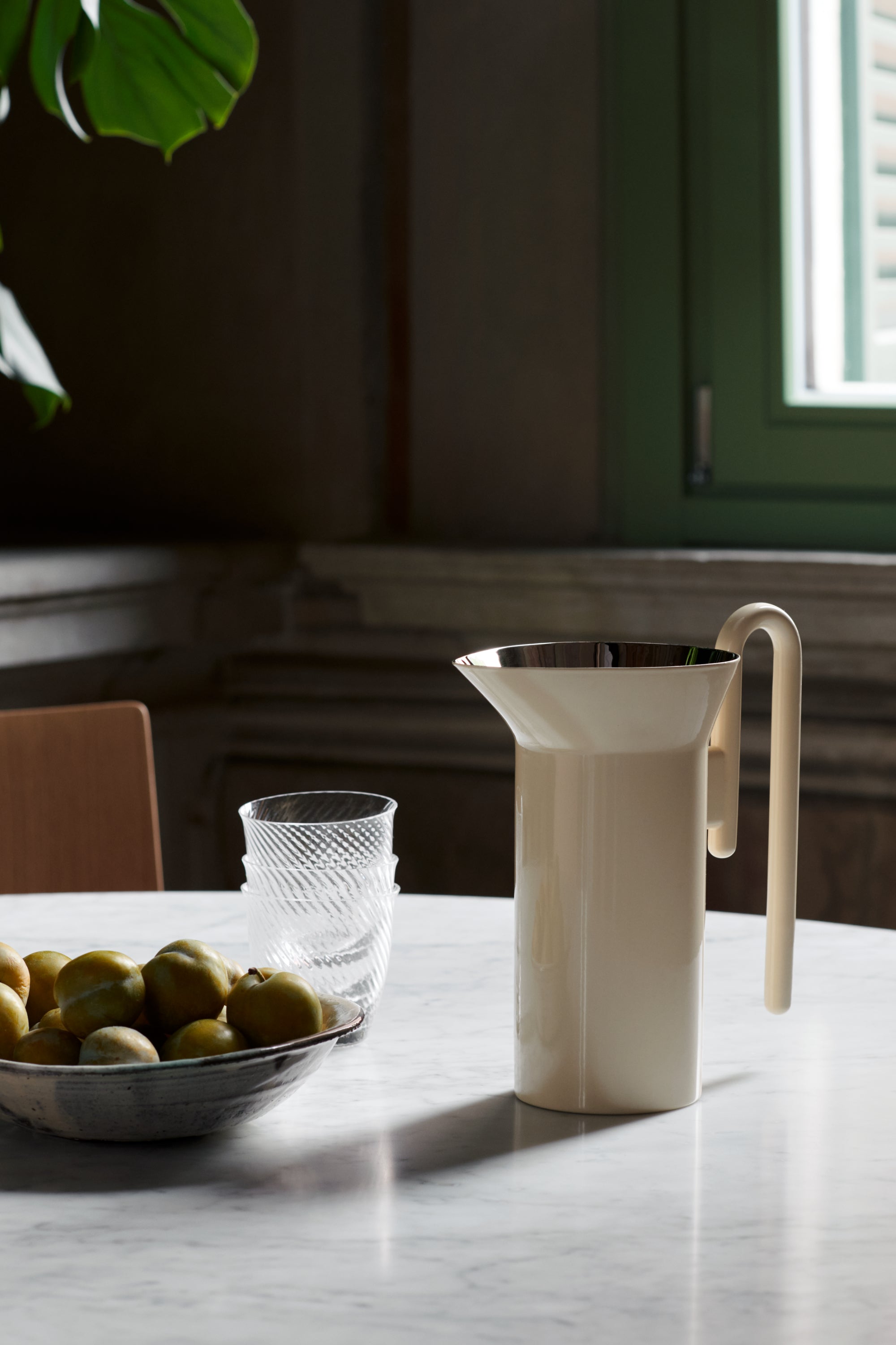 Momento JH38 Ivory jug