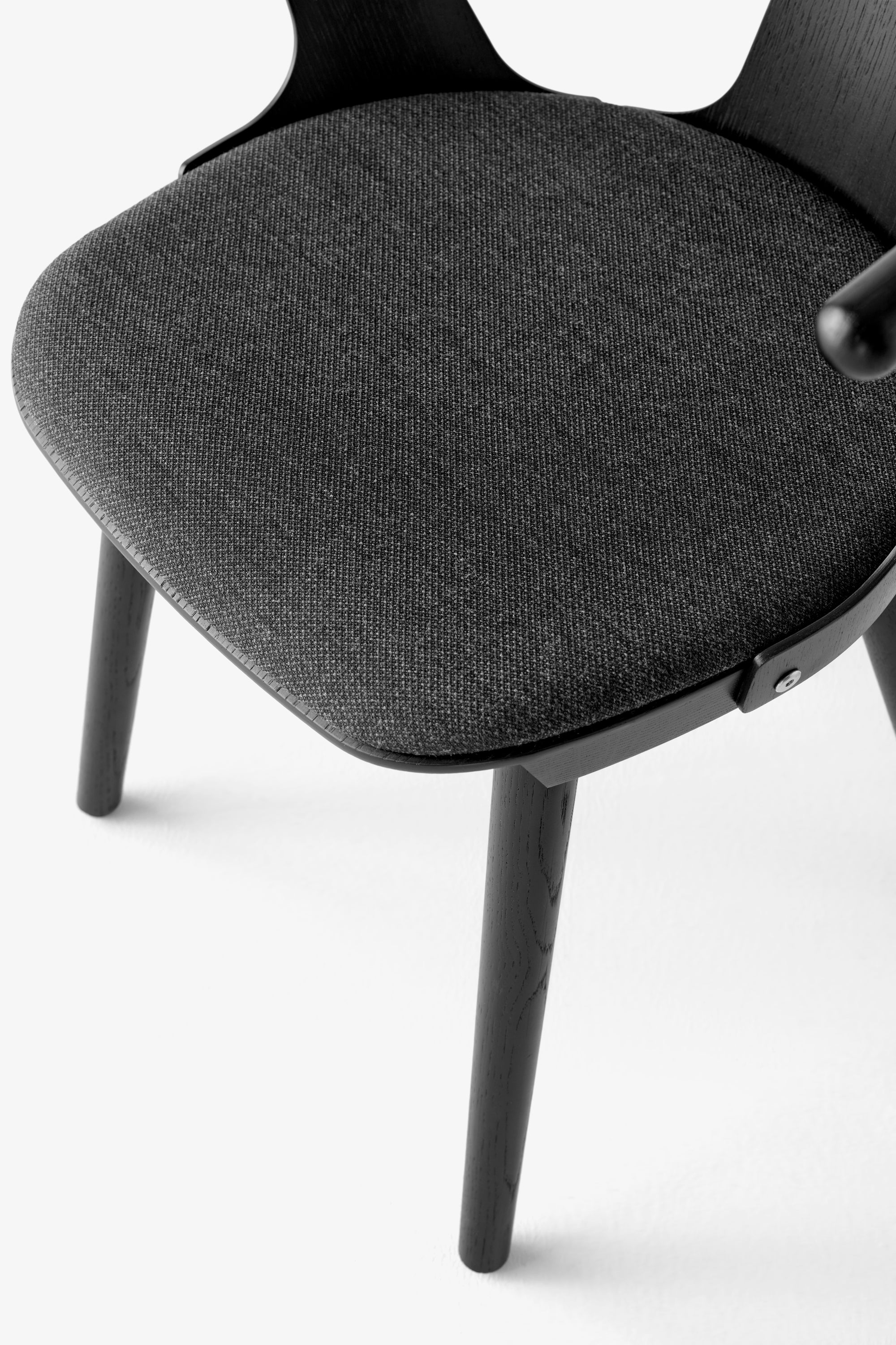 In Between SK2 black upholstered chair