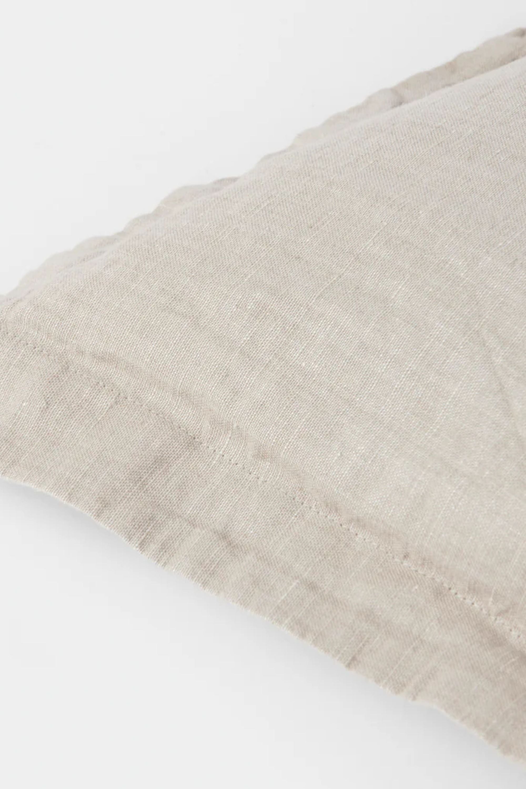 Linn Cushion dove grey 40x60 cm