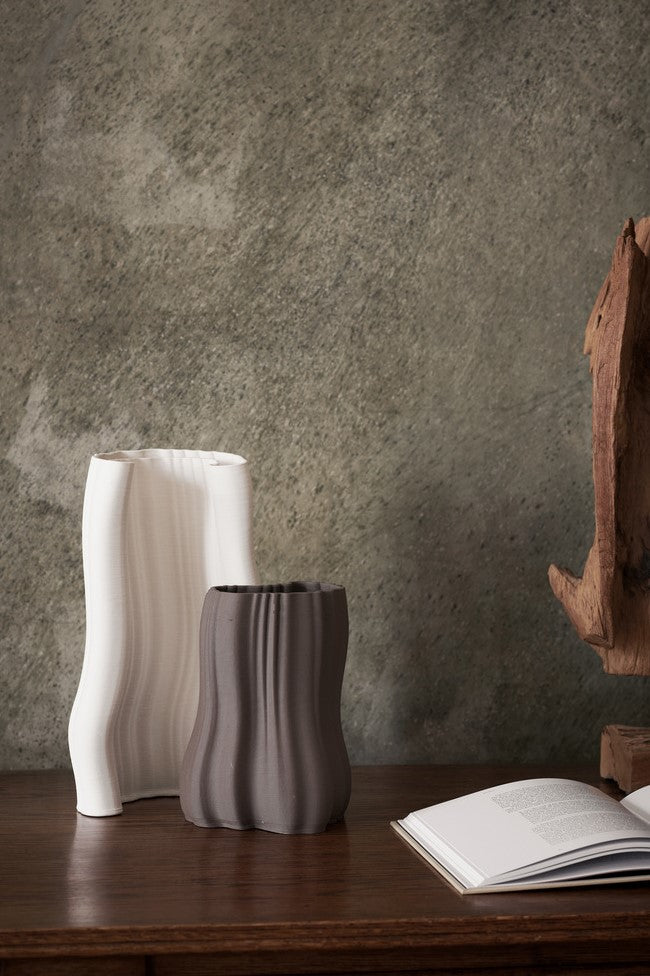 Moire Vase - Anthracite | ferm LIVING | Home of Solinfo