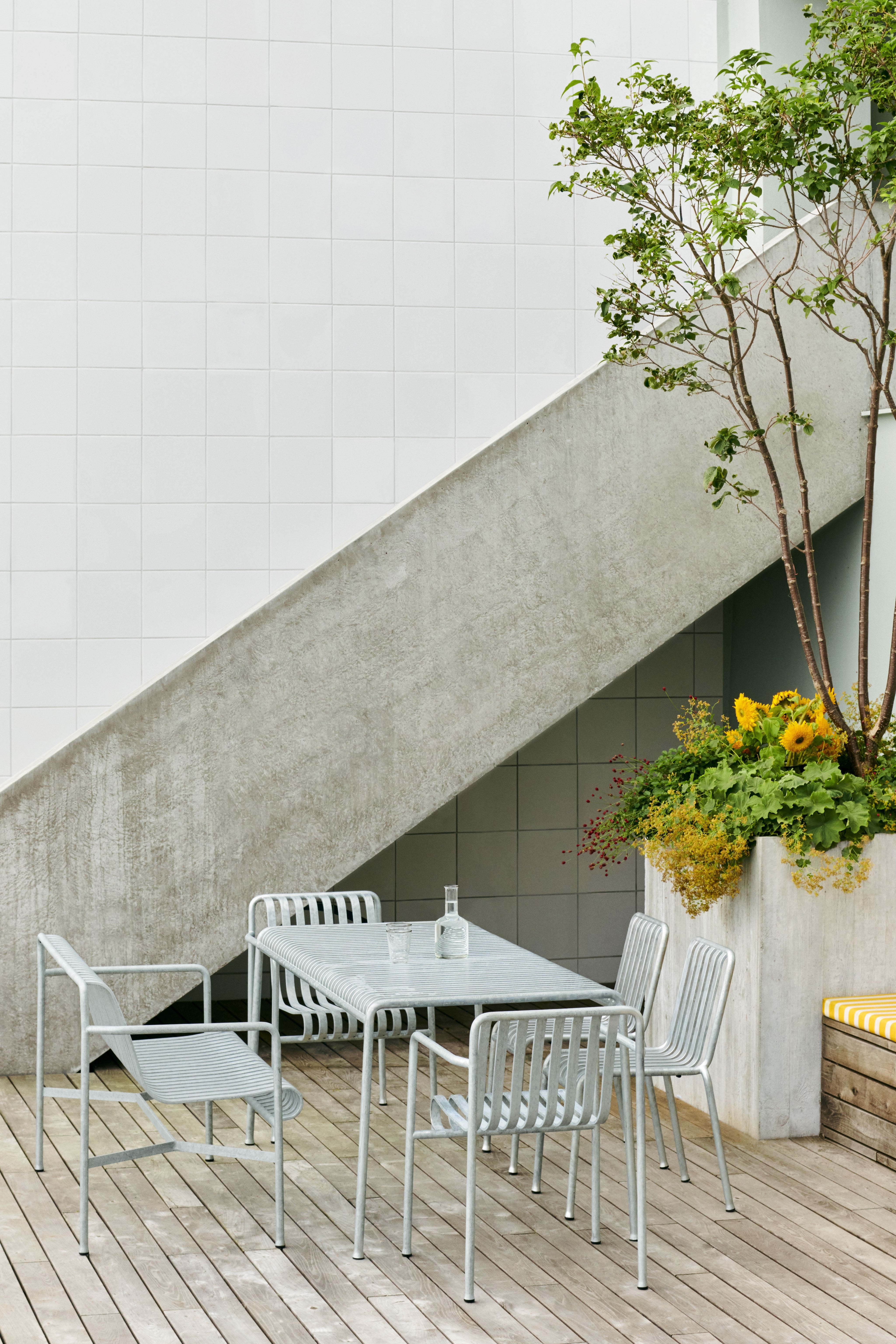 Palissade Galvanised Steel Table