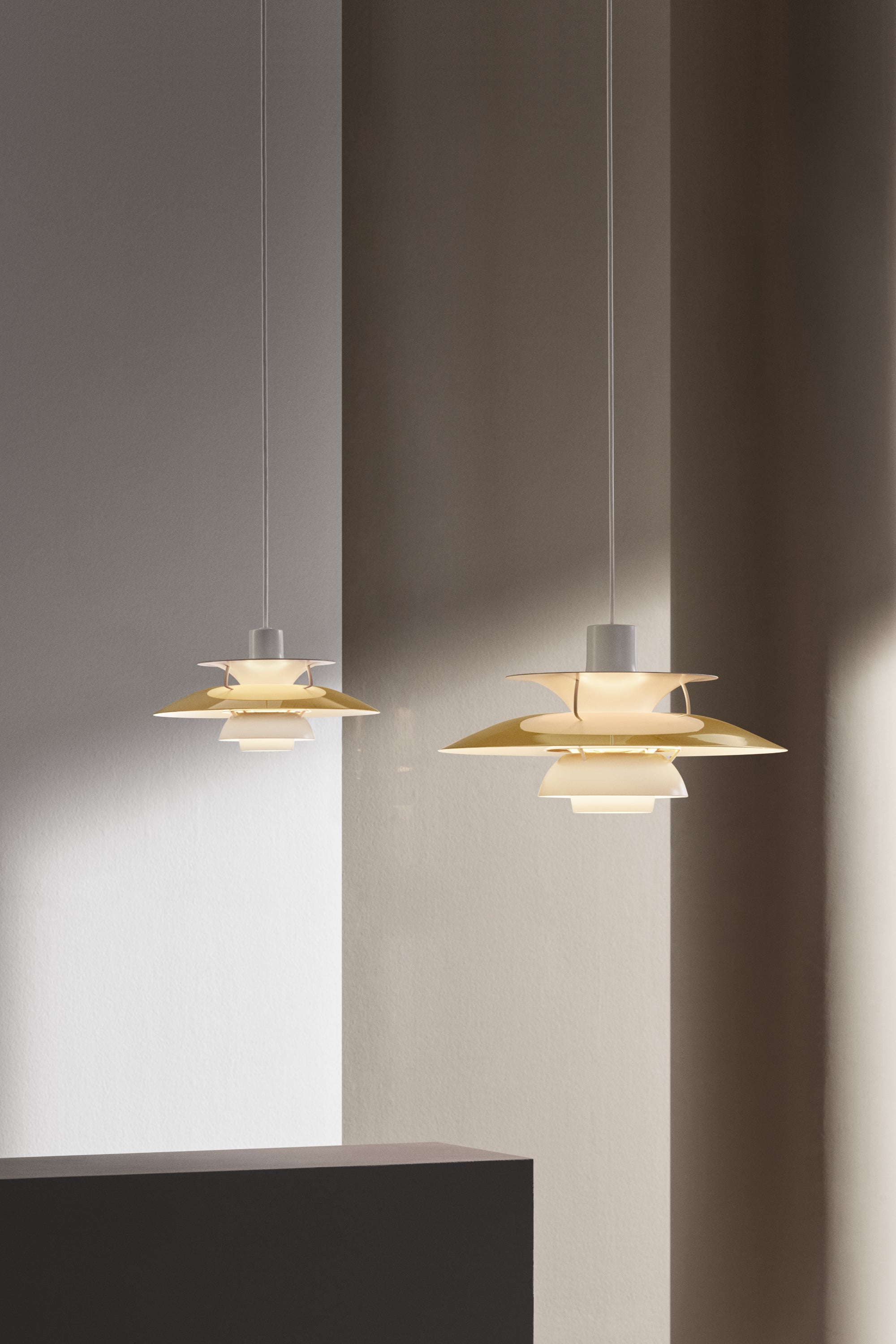 PH 5 Matt White/Brass Pendant