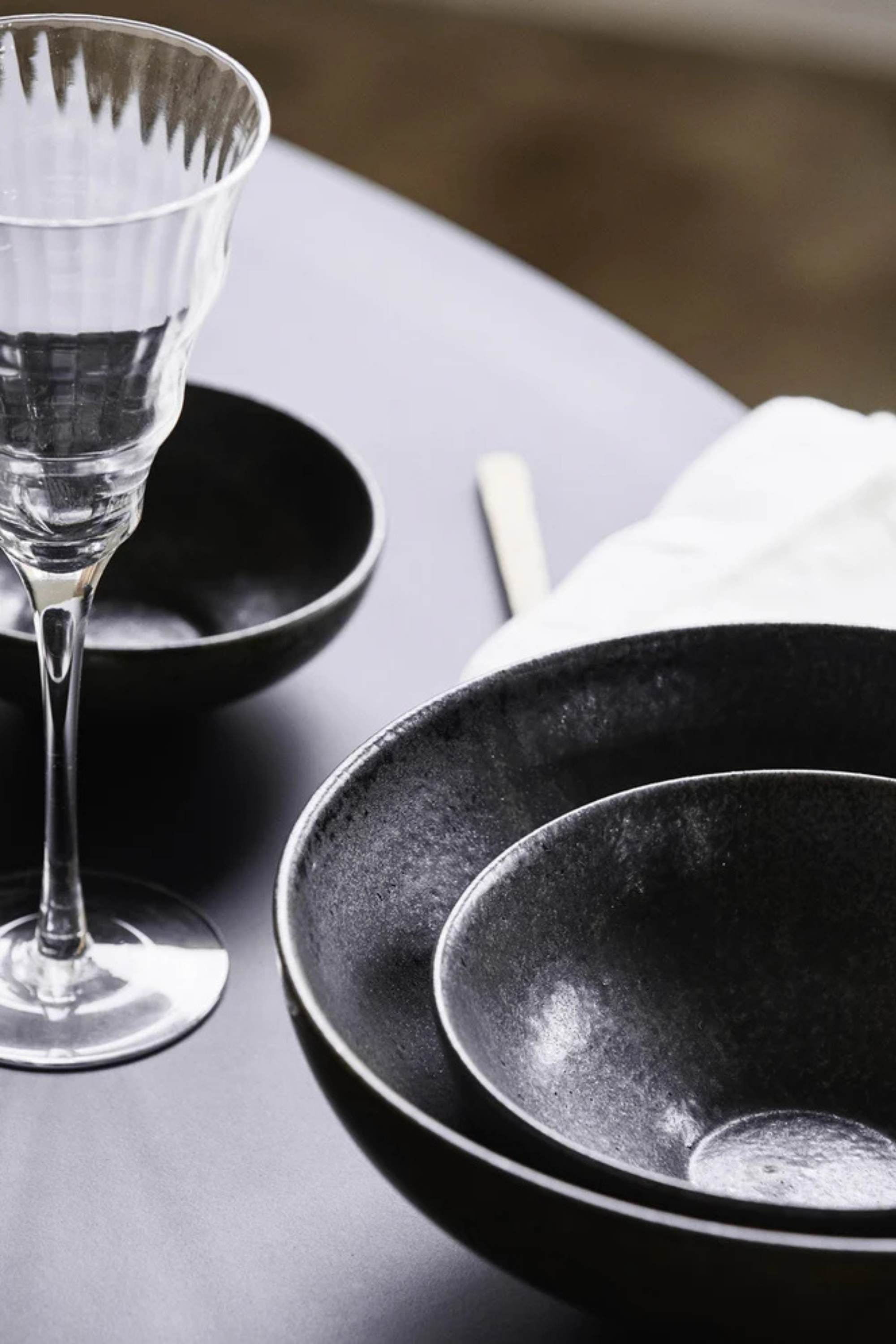 Inez Tál, M, matt fekete