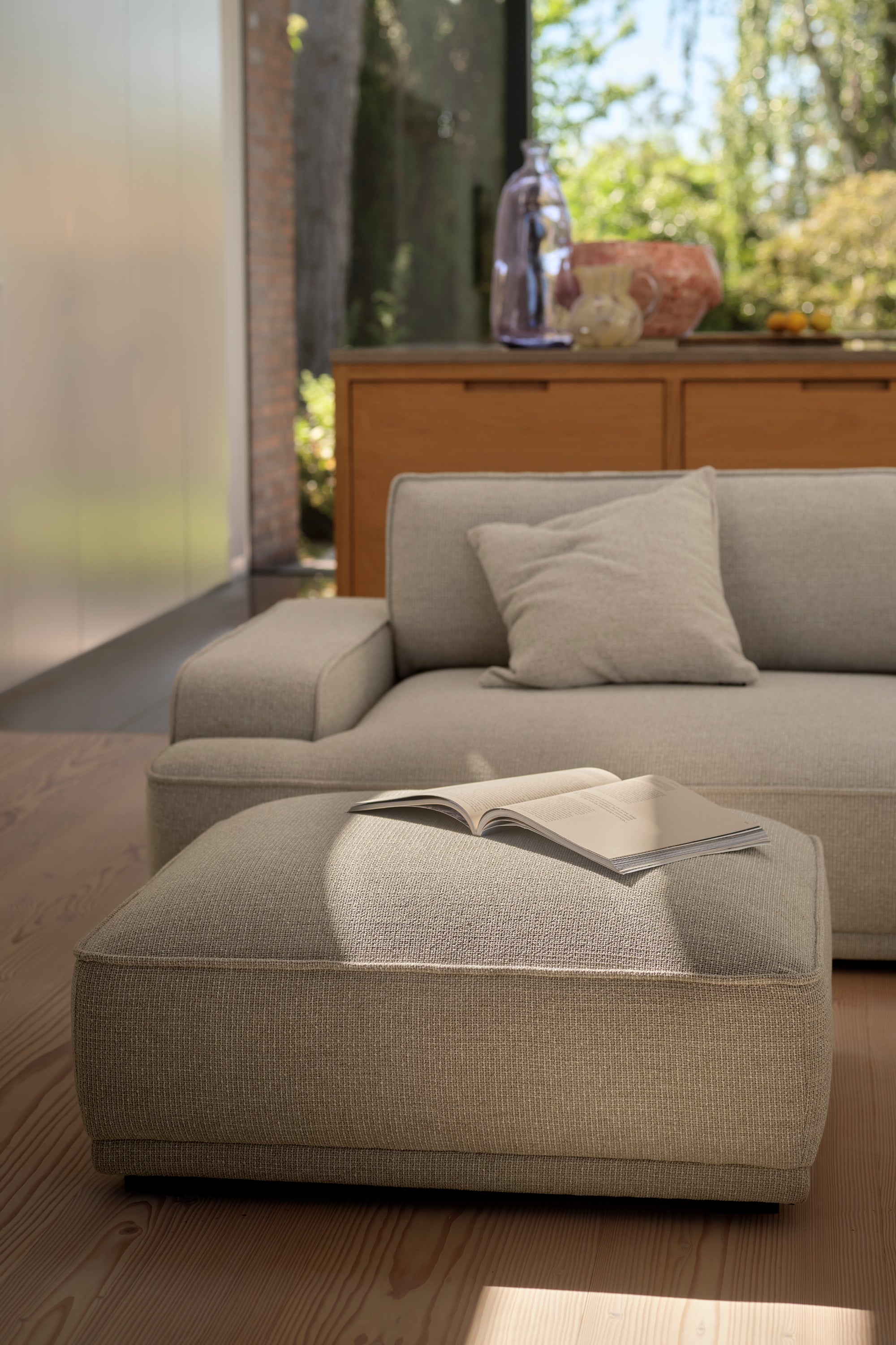 Leonora Nola Sand lábtartó