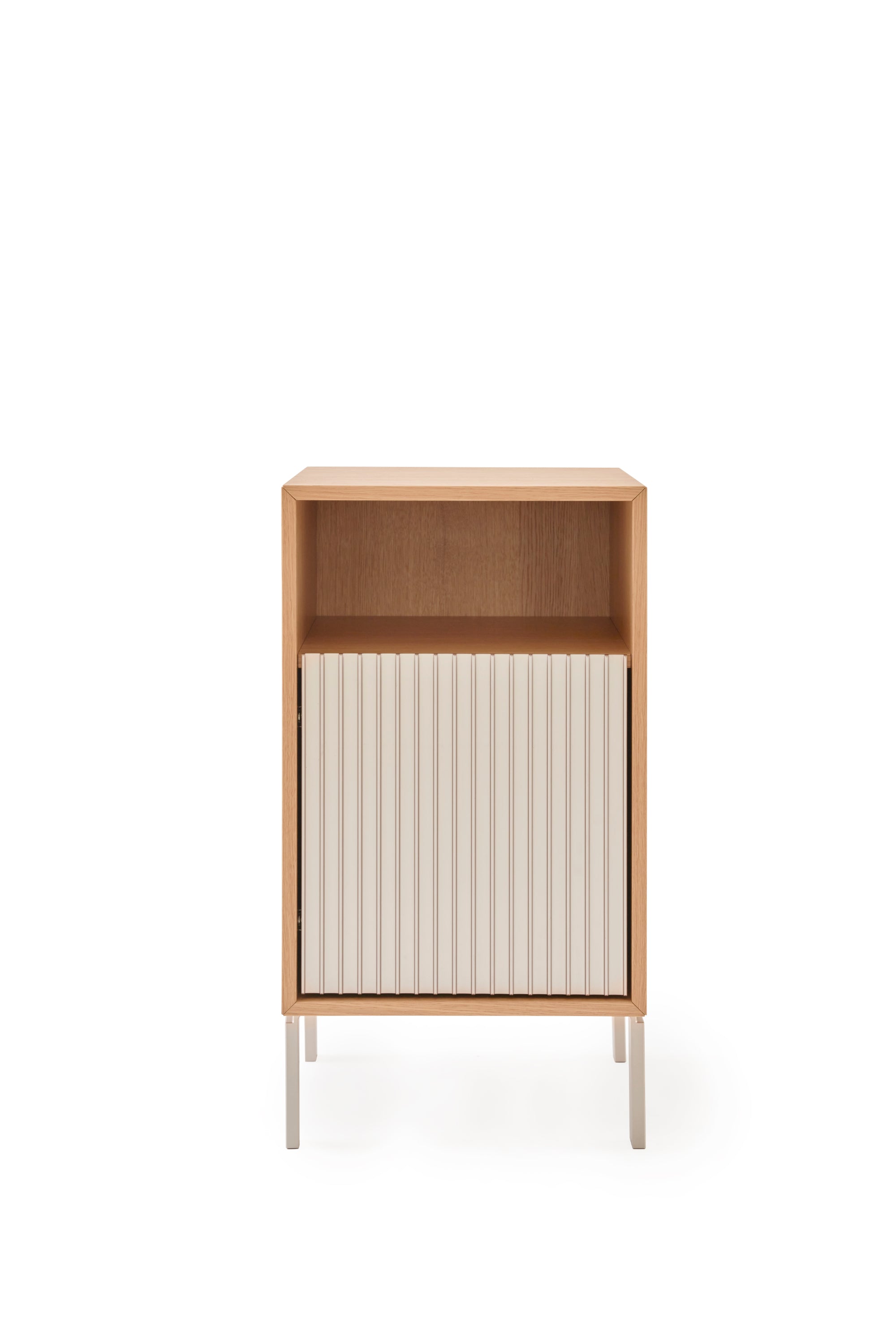 VIPP672 Bedside Table Light Oak
