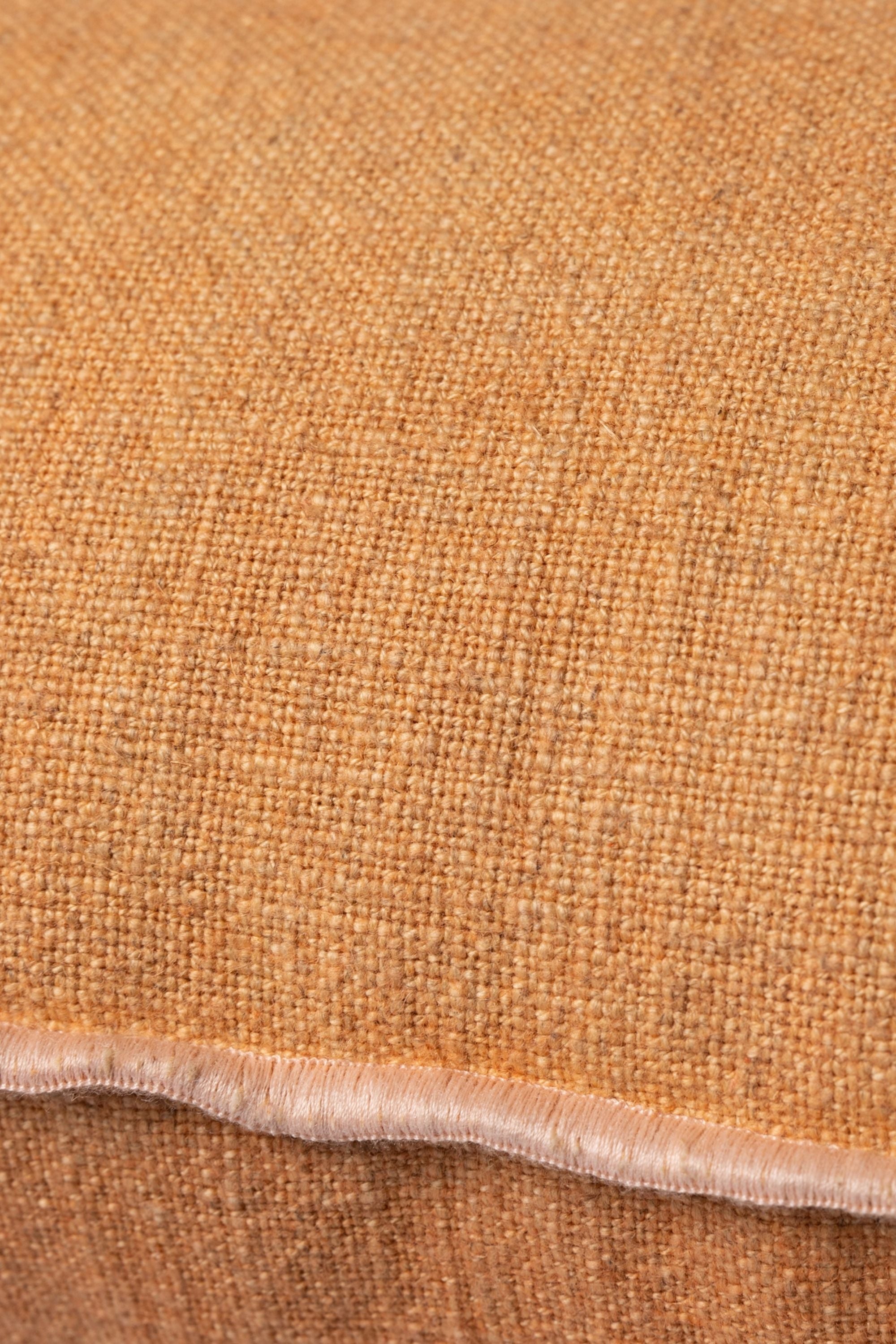 Cushion spicy ginger