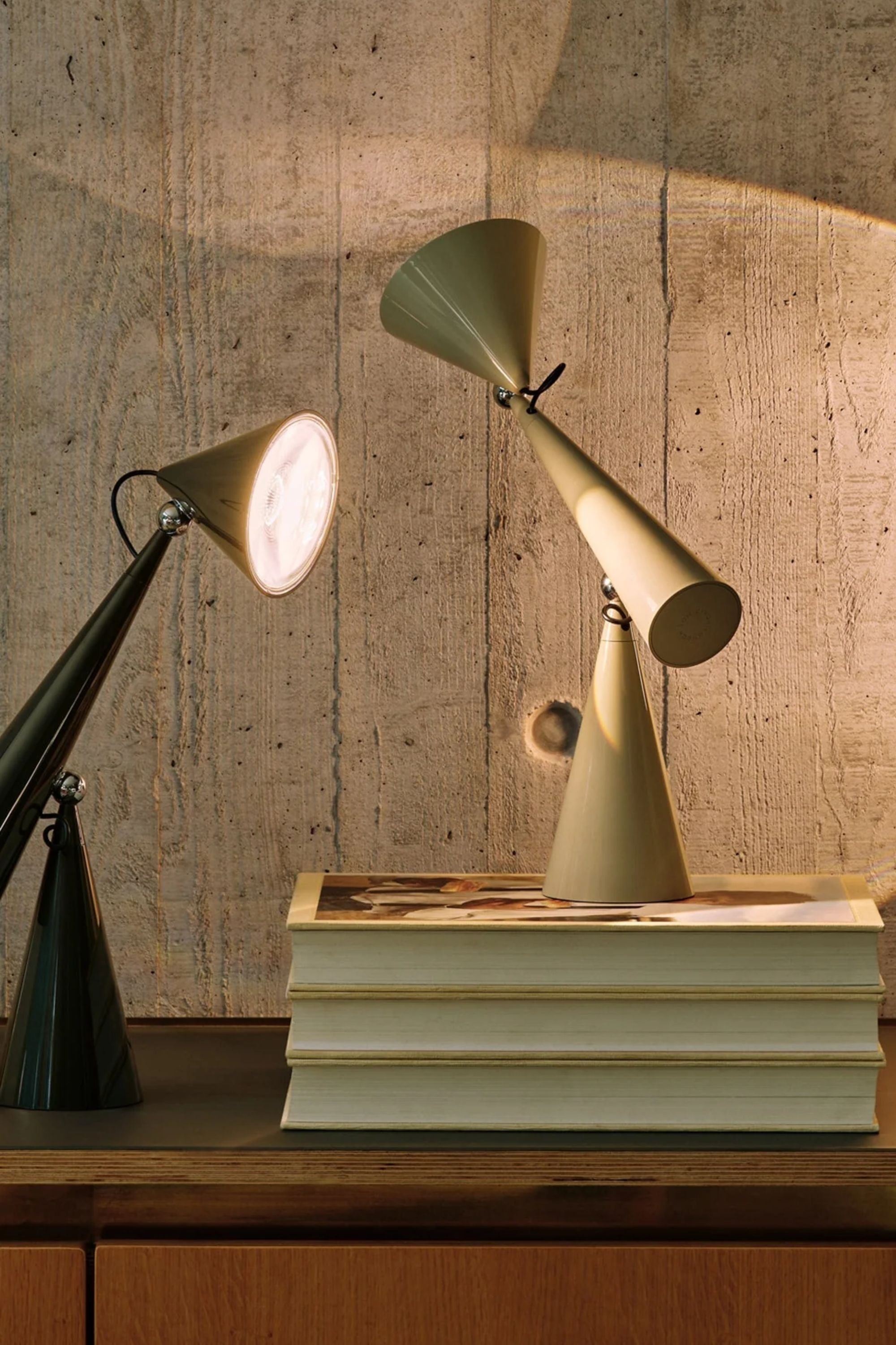 Pose Task Light Kelp