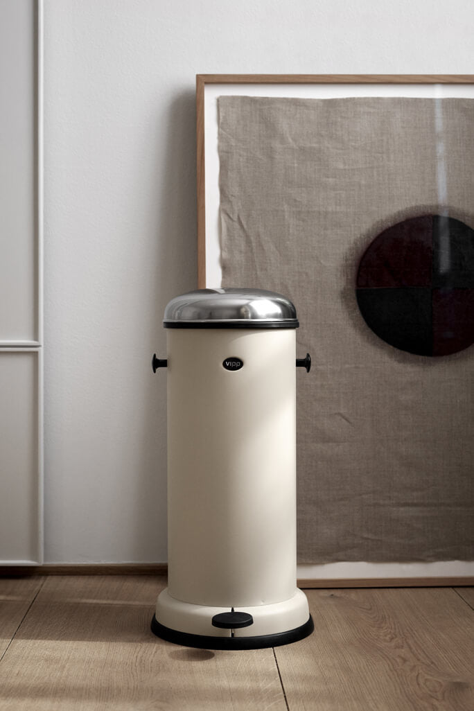 VIPP16 Beige Bin 18L | Vipp | Home of Solinfo