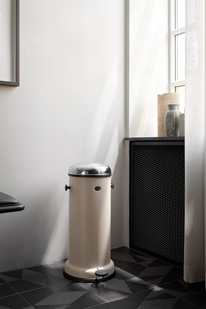 VIPP16 Beige Bin 18L | Vipp | Home of Solinfo