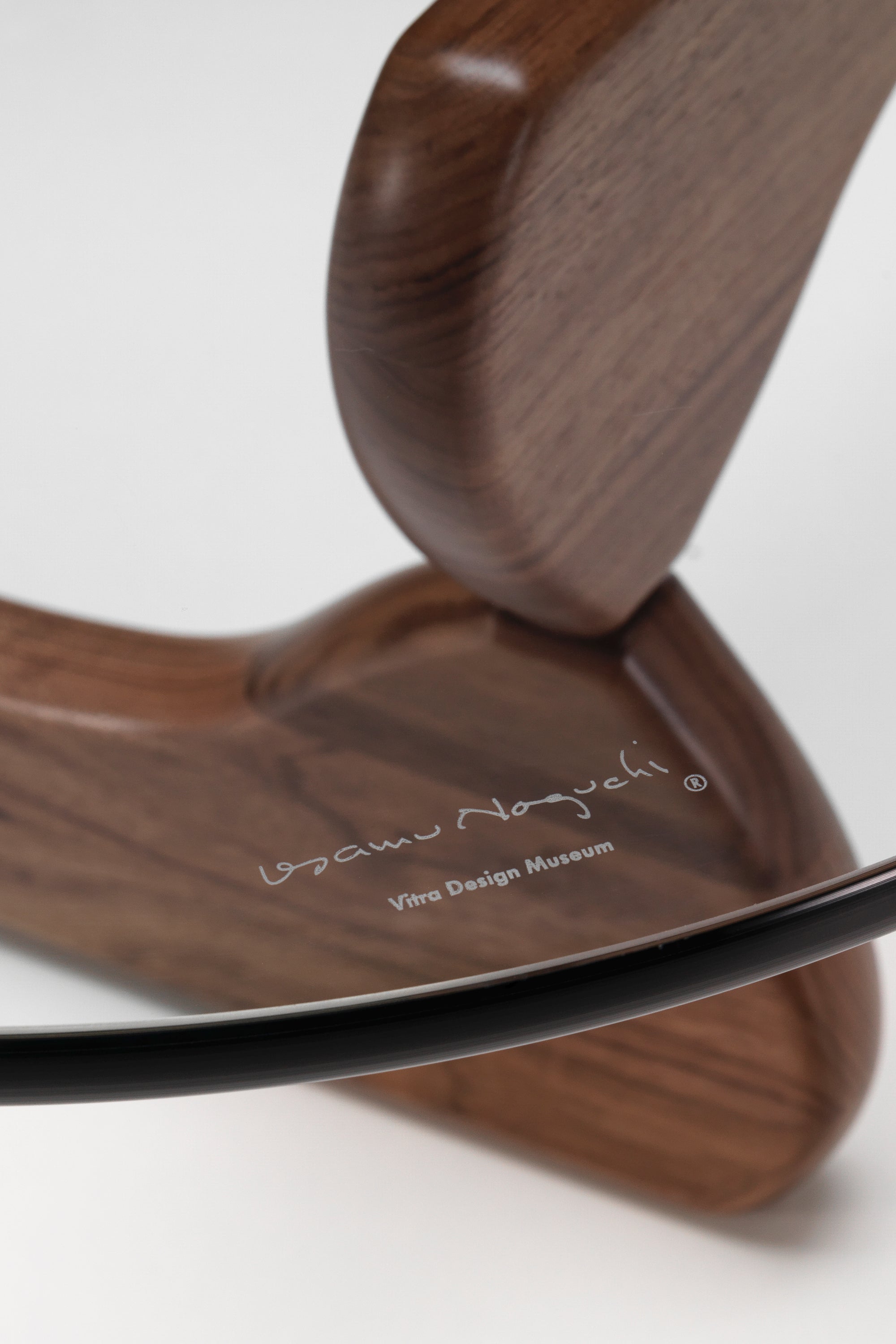 Noguchi Coffe Table Walnut