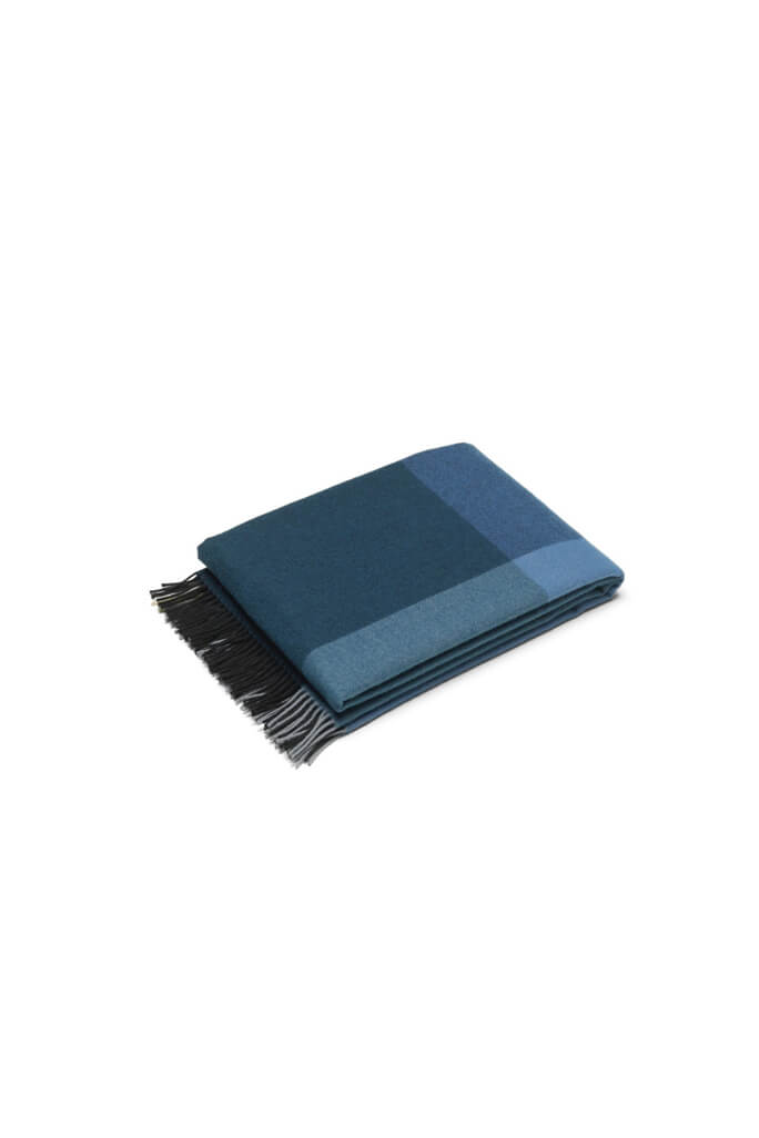Color Block Blanket Blue | Vitra | Home of Solinfo
