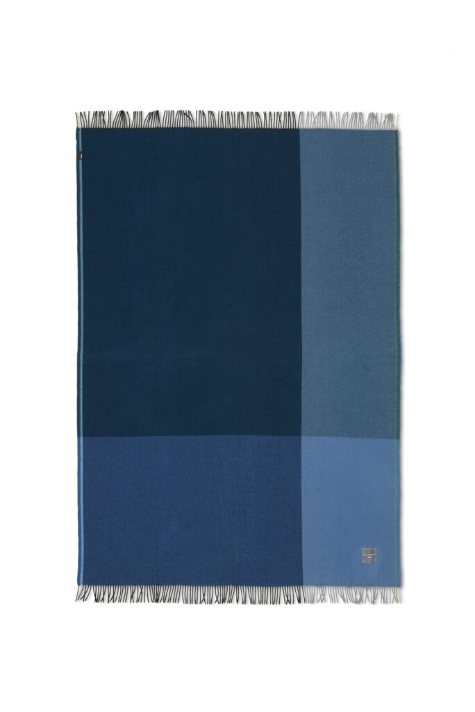 Color Block Blanket Blue | Vitra | Home of Solinfo