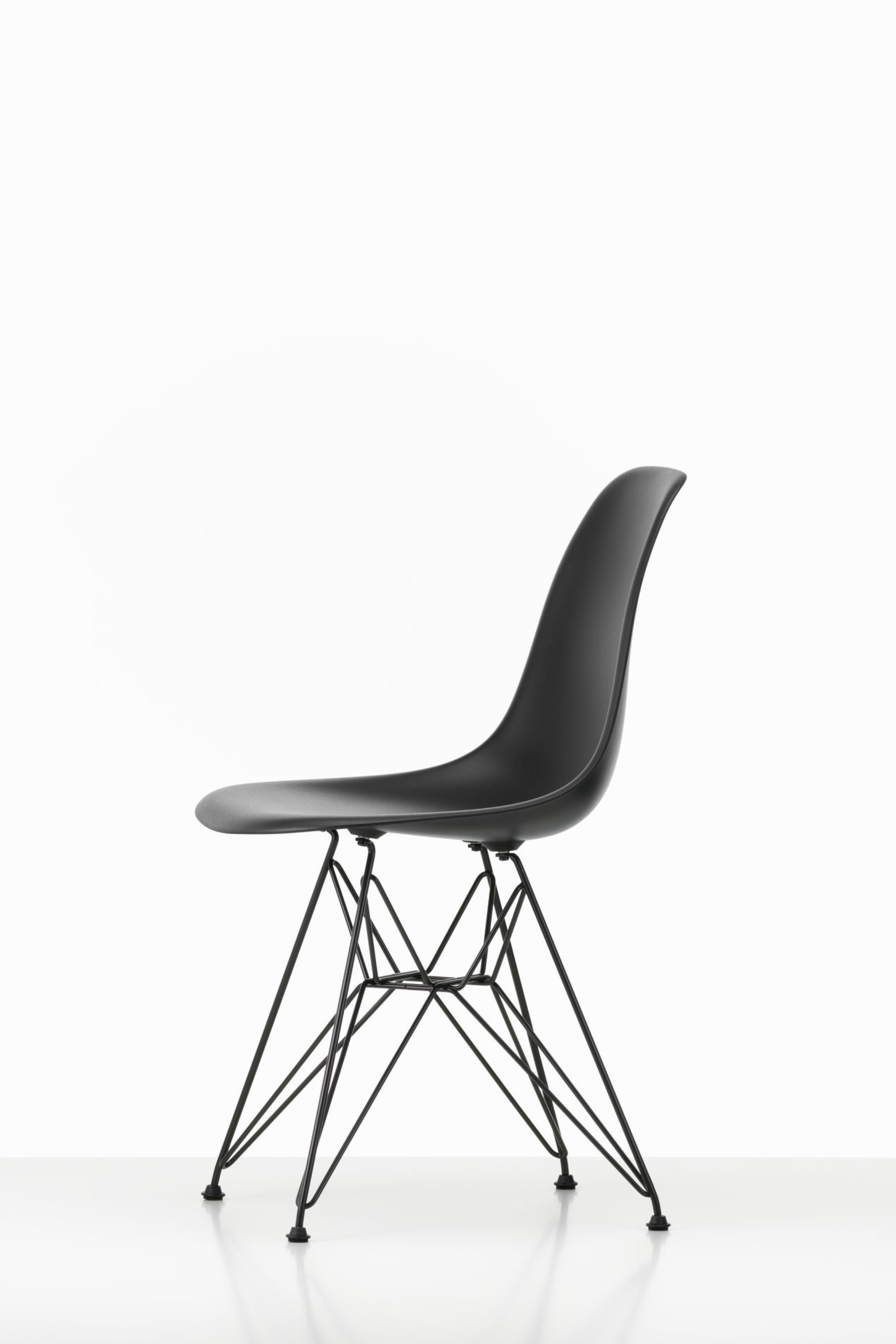 Eames Plastic DSR Black