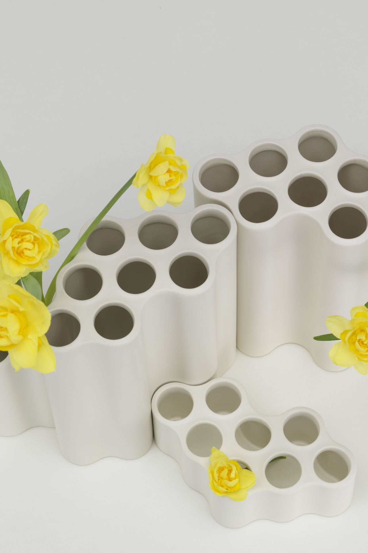Nuage Cerámique White Vase | Vitra | Home of Solinfo