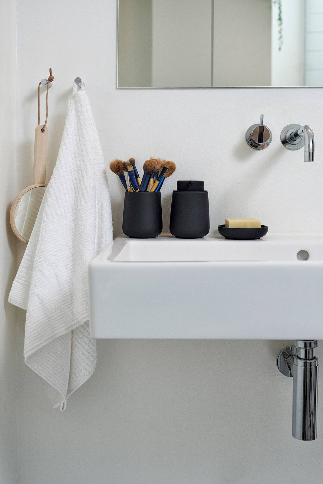 Zone Classic Towel 100x50cm White | Zone Denmark | Home of Solinfo