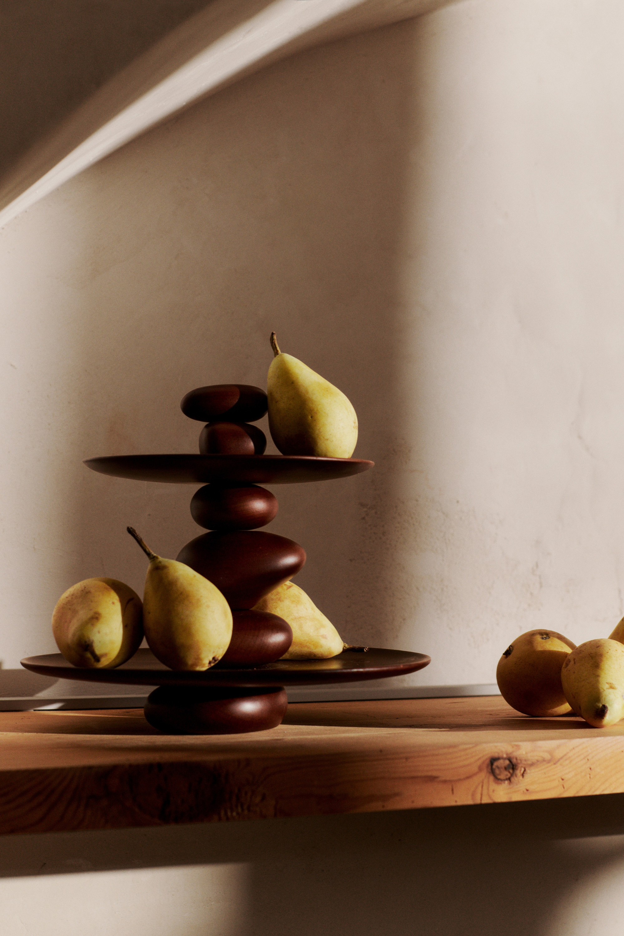 Pebble Dessert Stand Dark Brown