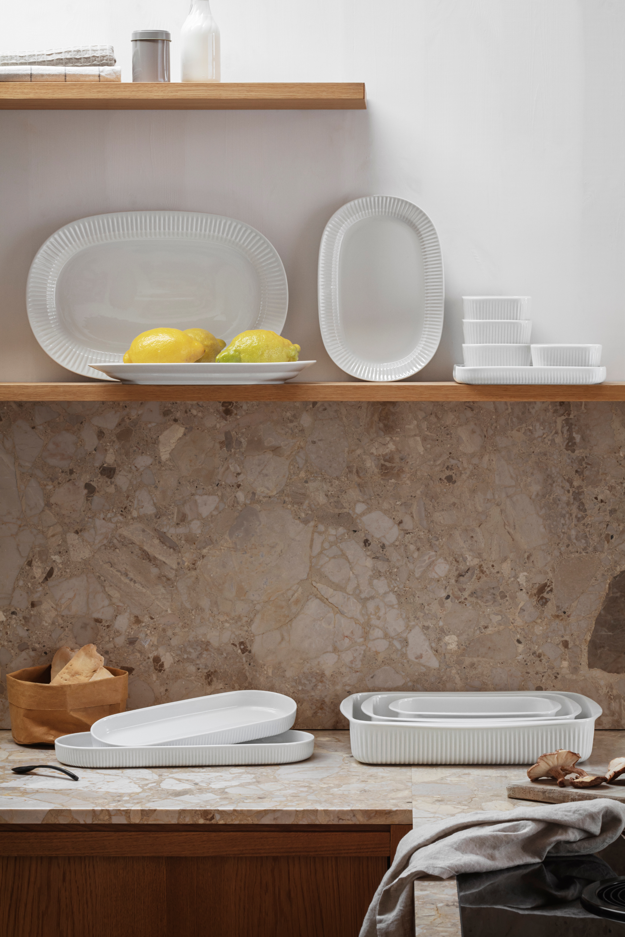 Legio Nova Serving dish 37x25 cm