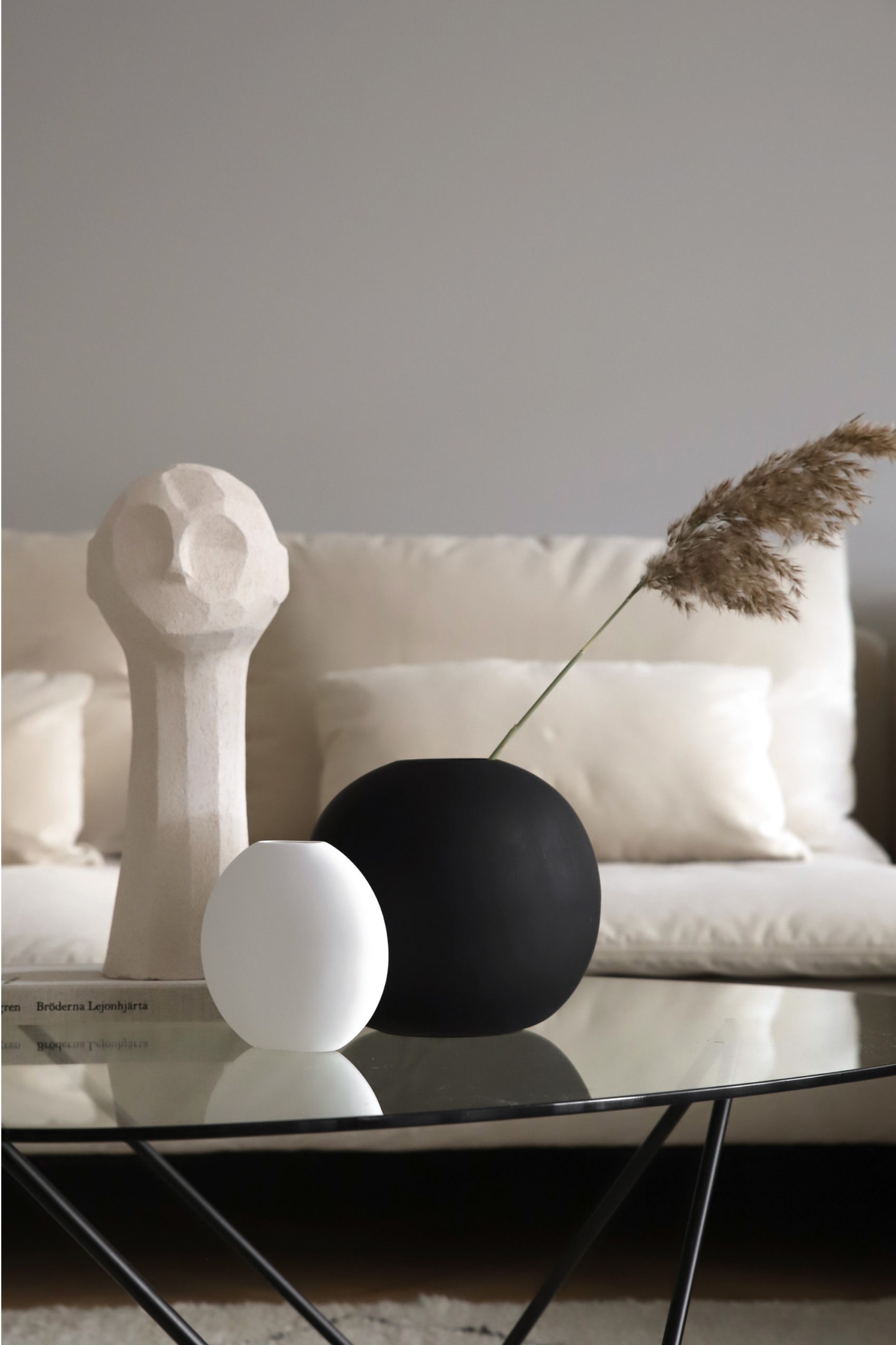 Ball Vase Black 8cm