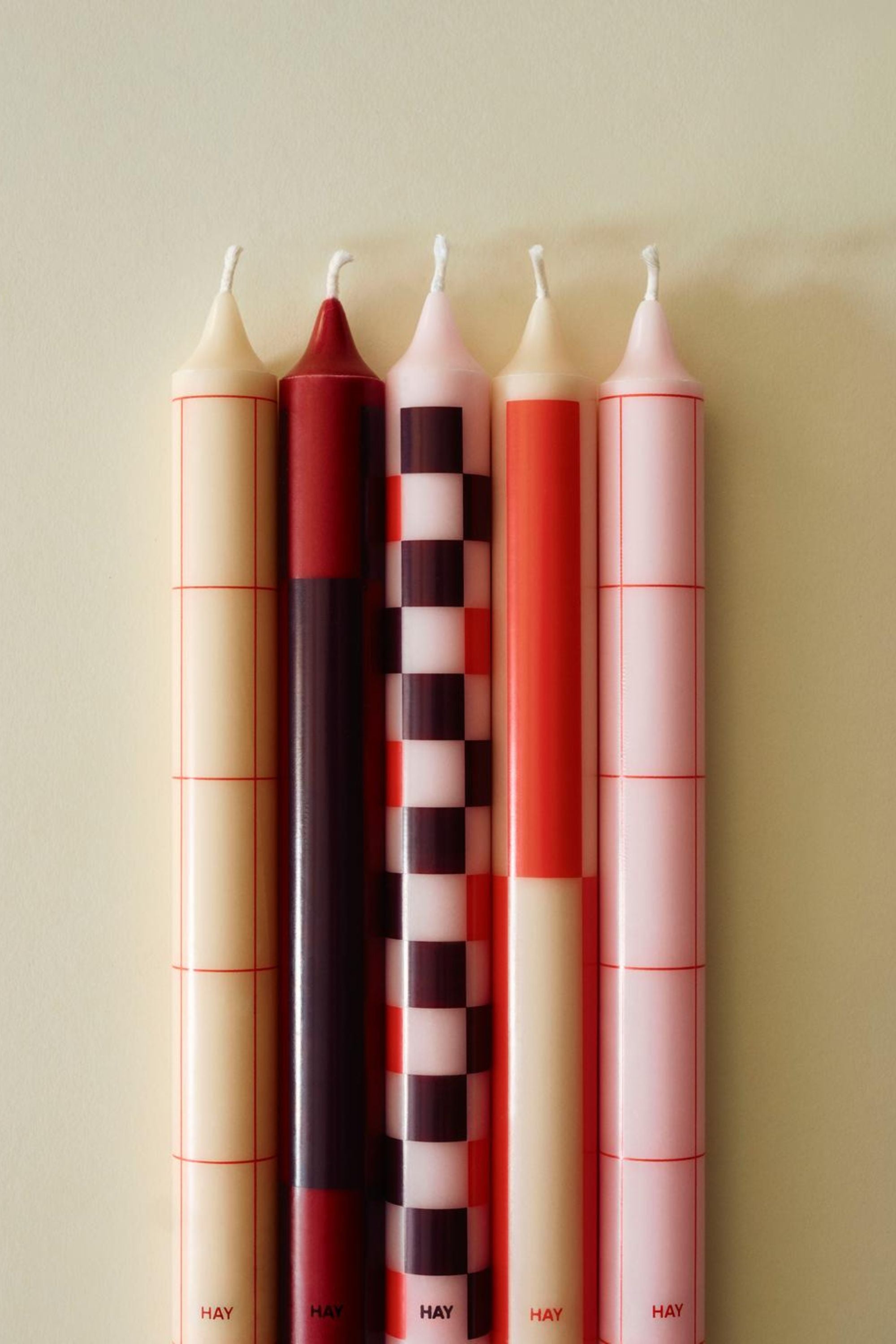 Pattern Red And Dark Red Candle Set of 4