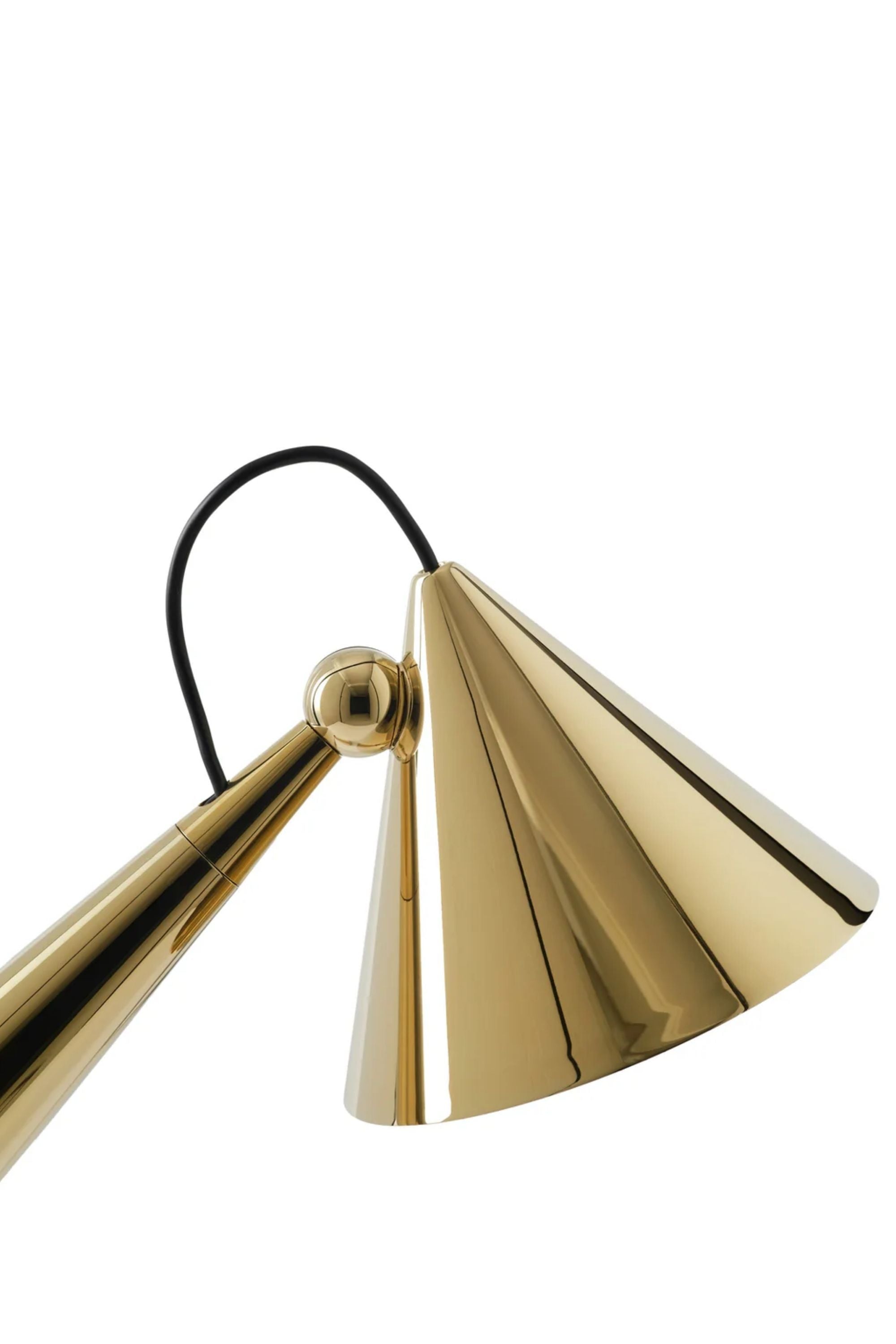 Pose Task Light Gold