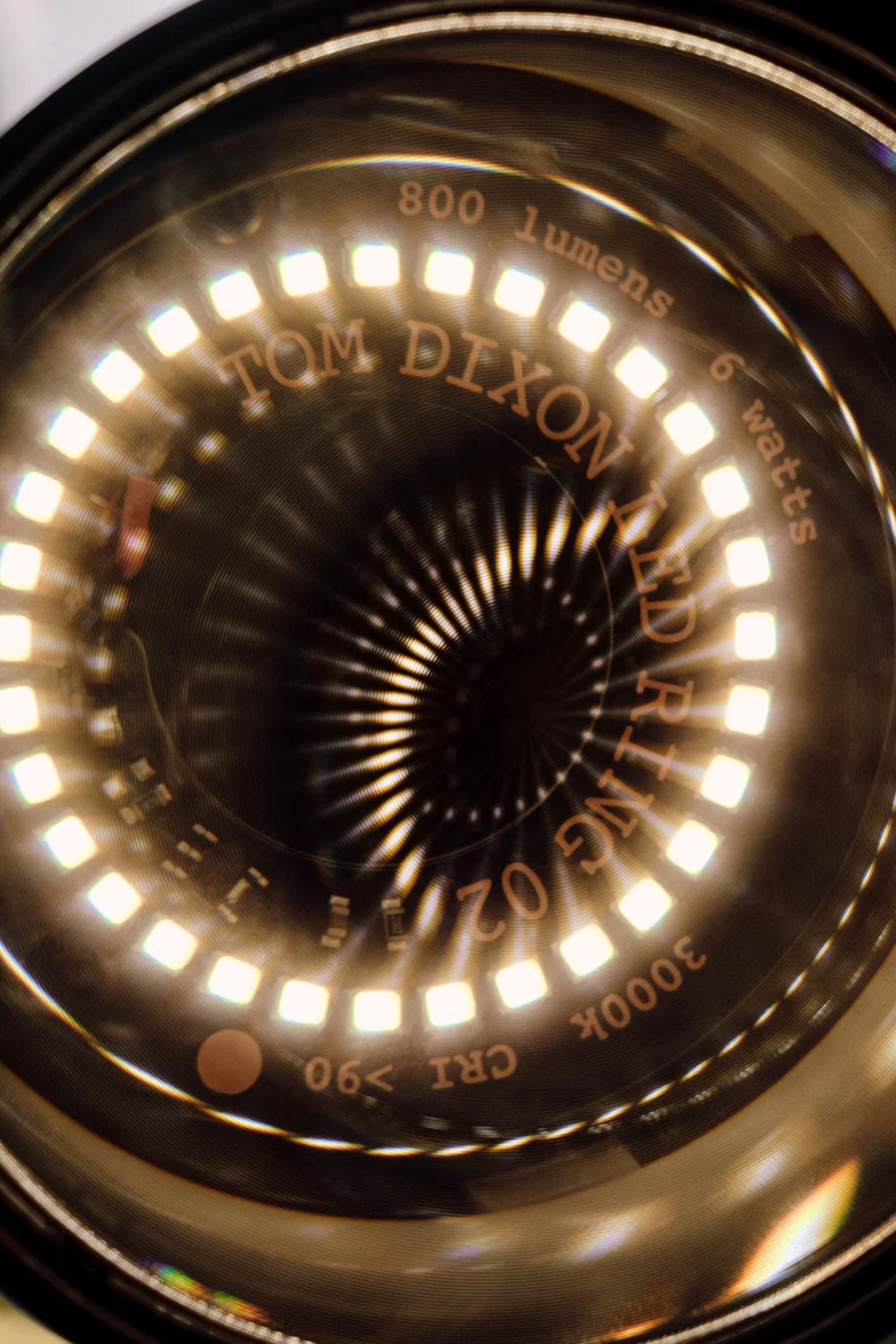 Pose Task Light Gold