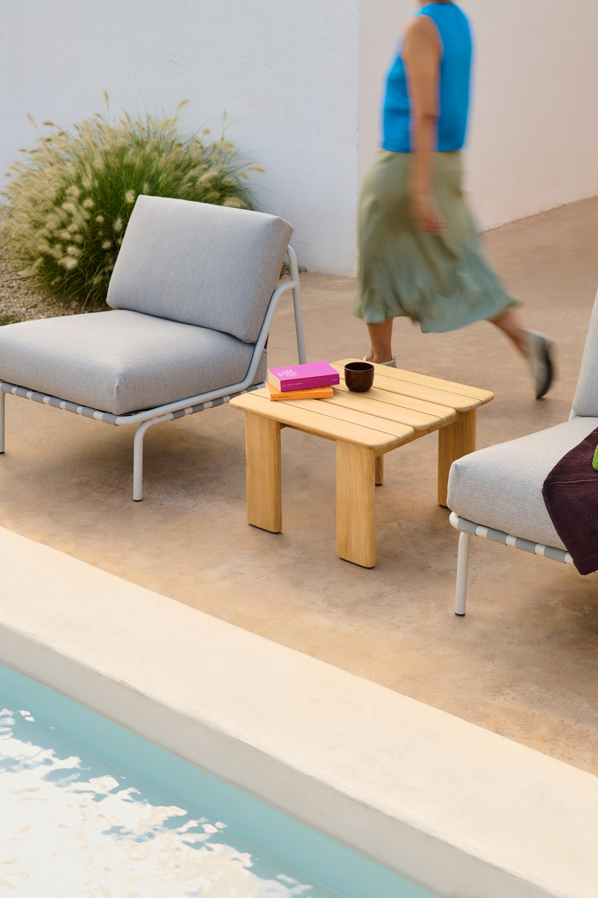 Assemble Coffee Table