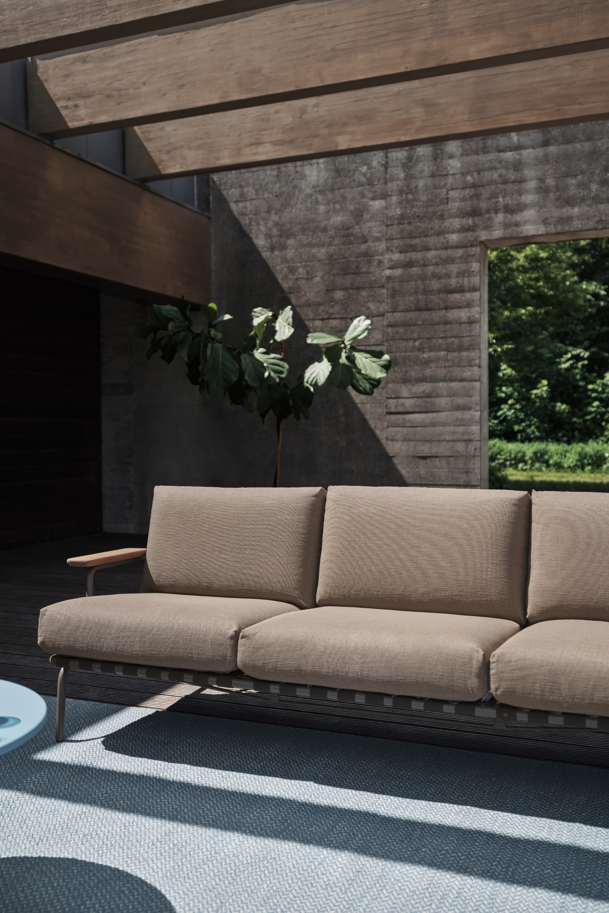 Settle 3 személyes Kültéri Kanapé, bordázott / tóp