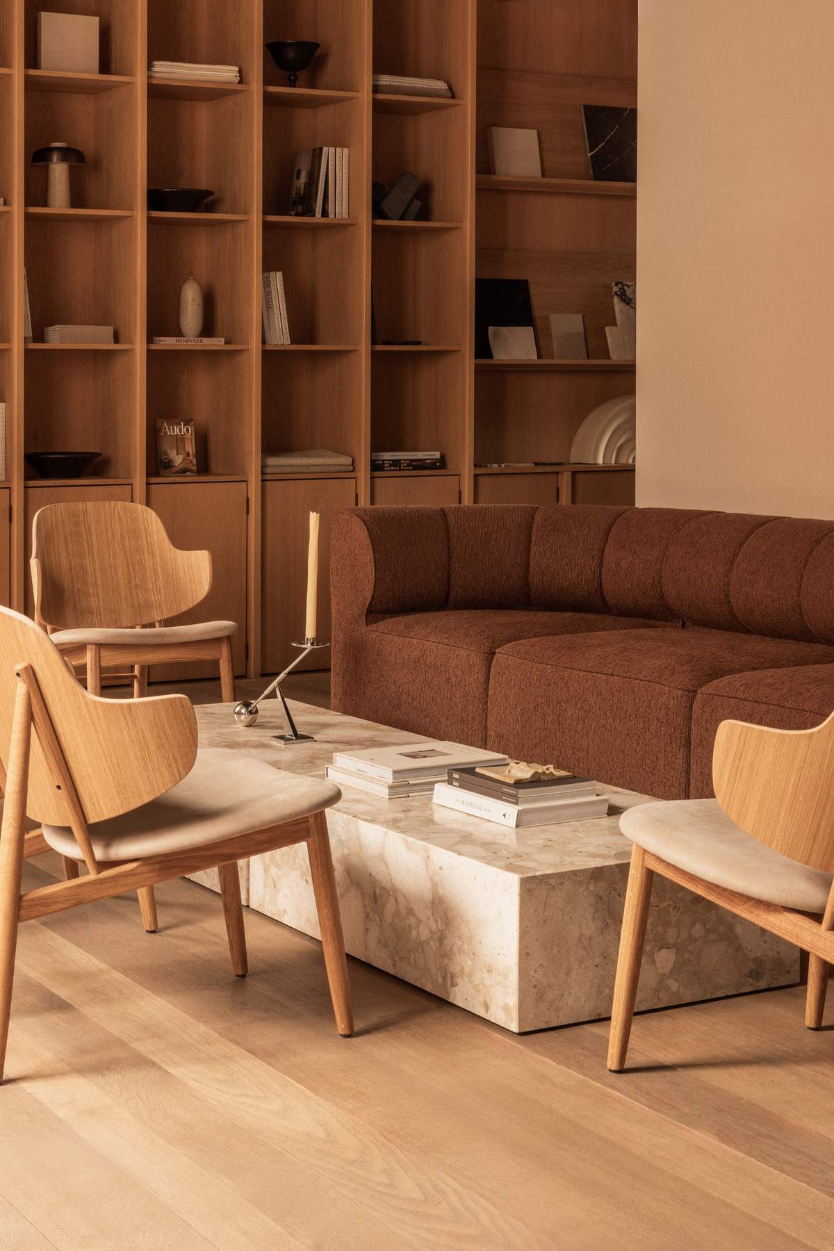 The Penguin fa lounge szék, természetes tölgy