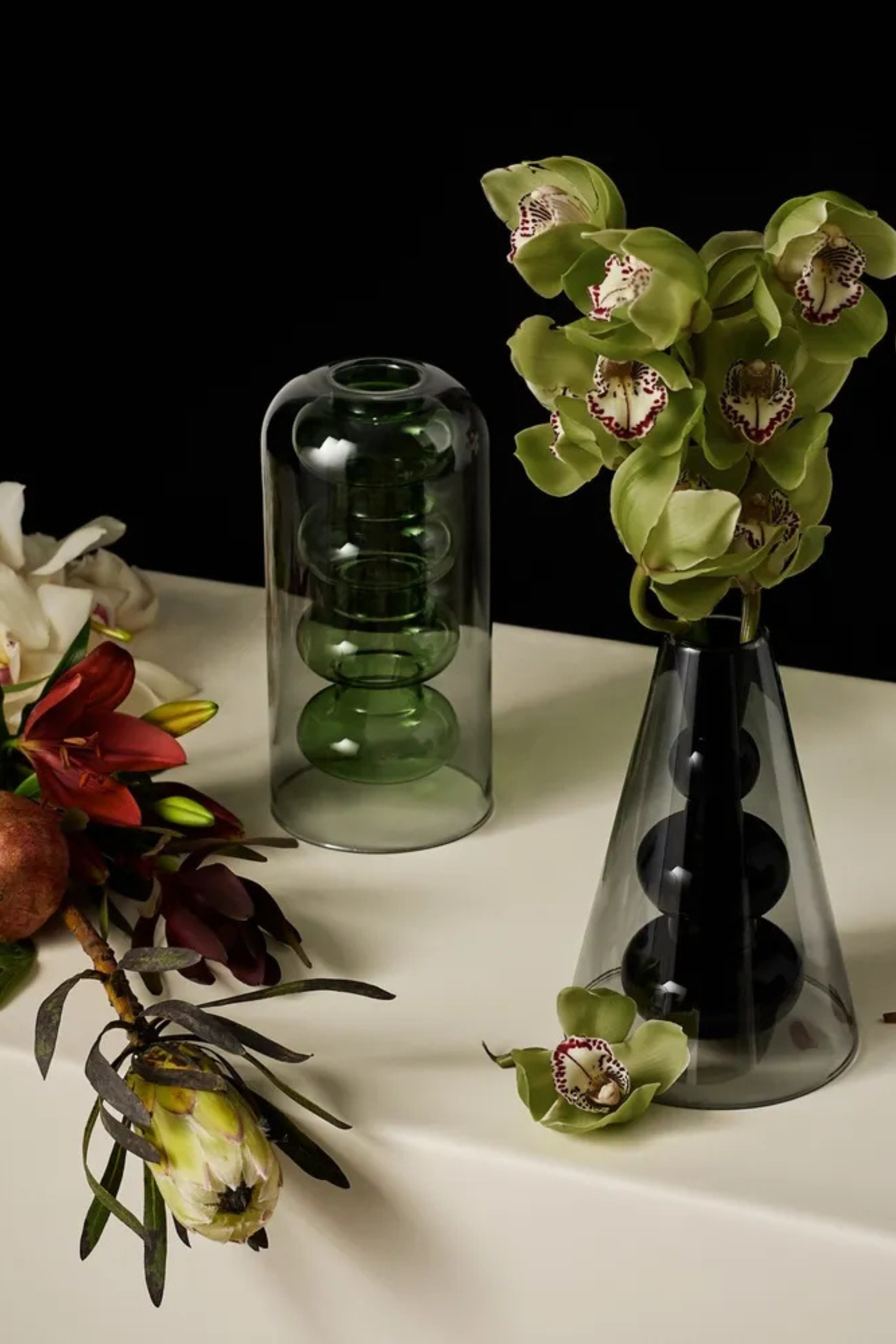 Bump kúpos váza, fekete