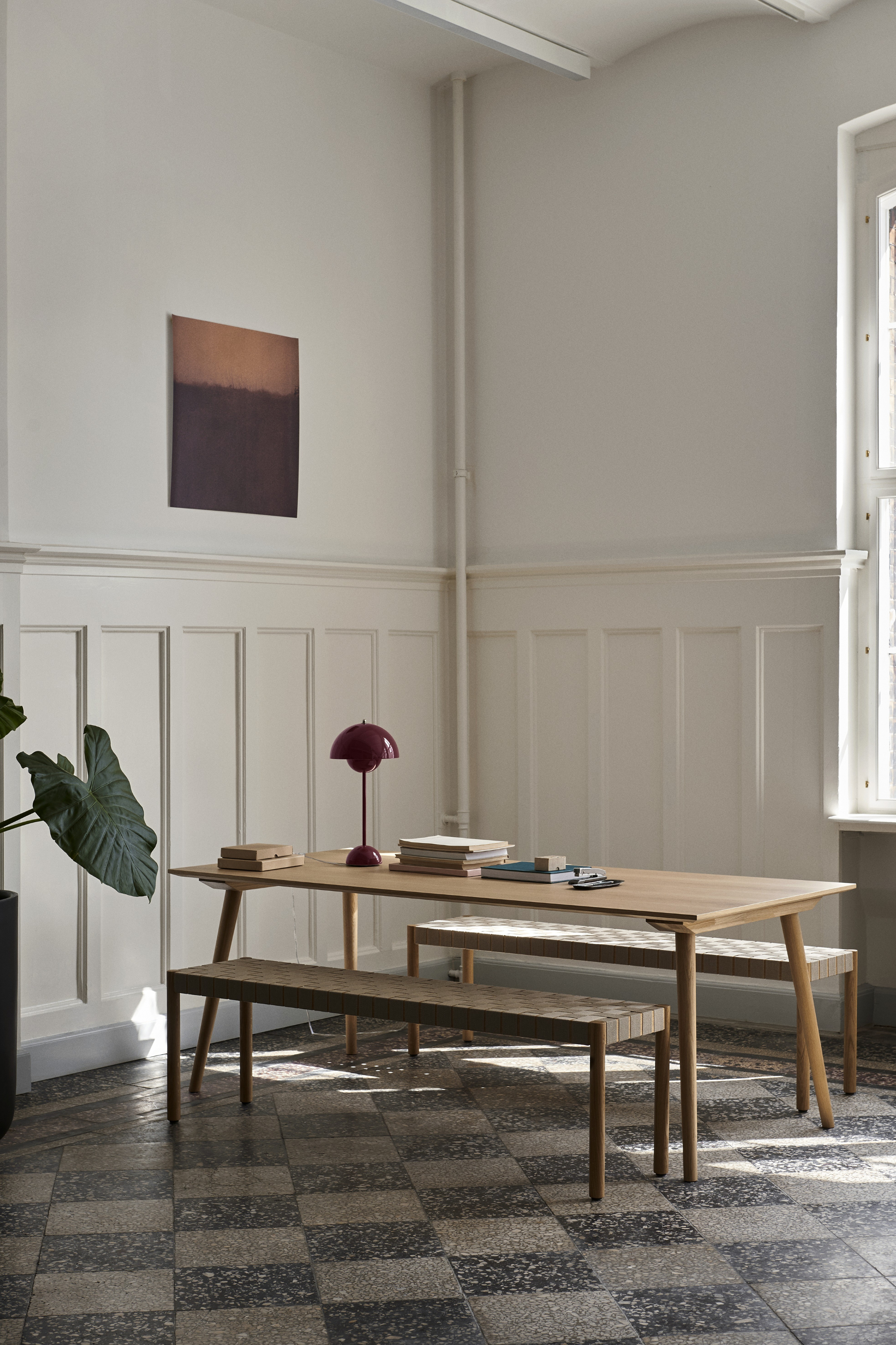 VP3 Flowerpot table lamp, dark plum