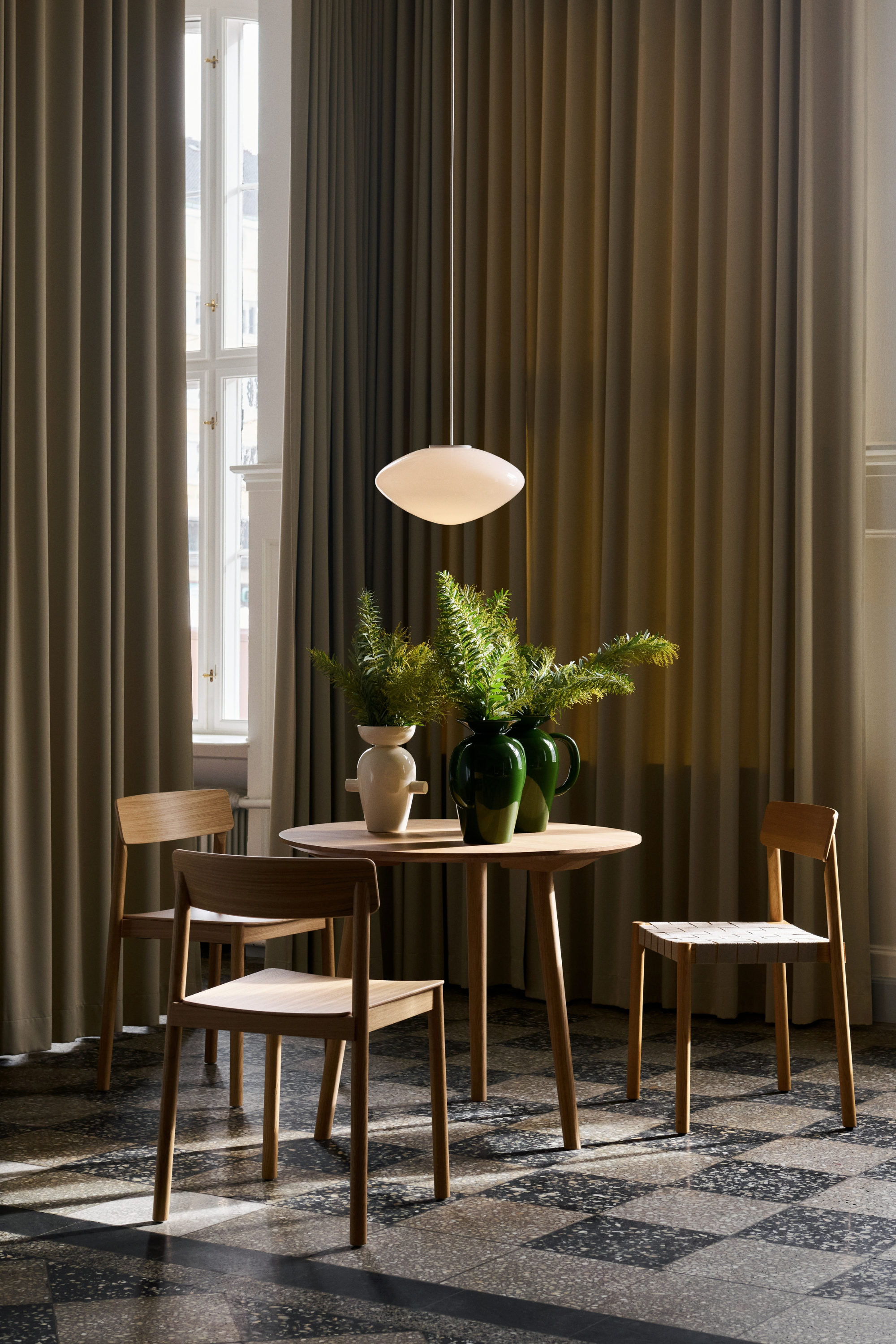 Momento vase, JH41 emerald