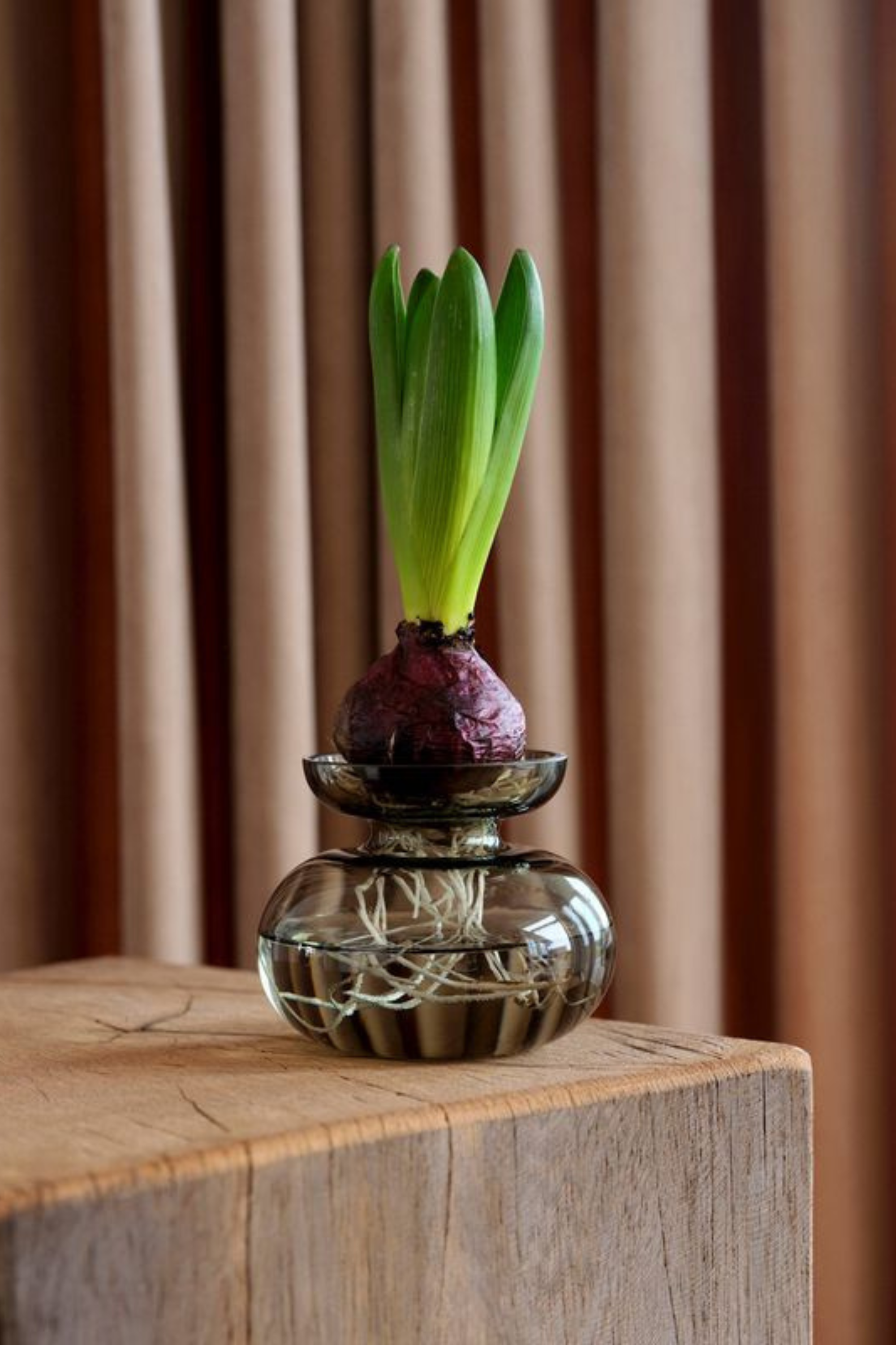 Inu váza, füstszürke, 11 x 9 cm