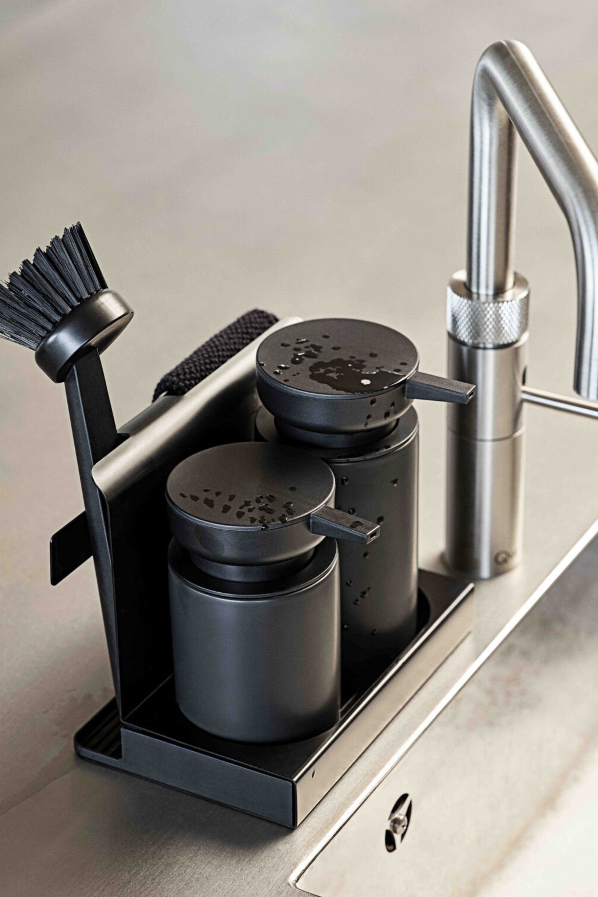 Zone DIISH black dishwashing set