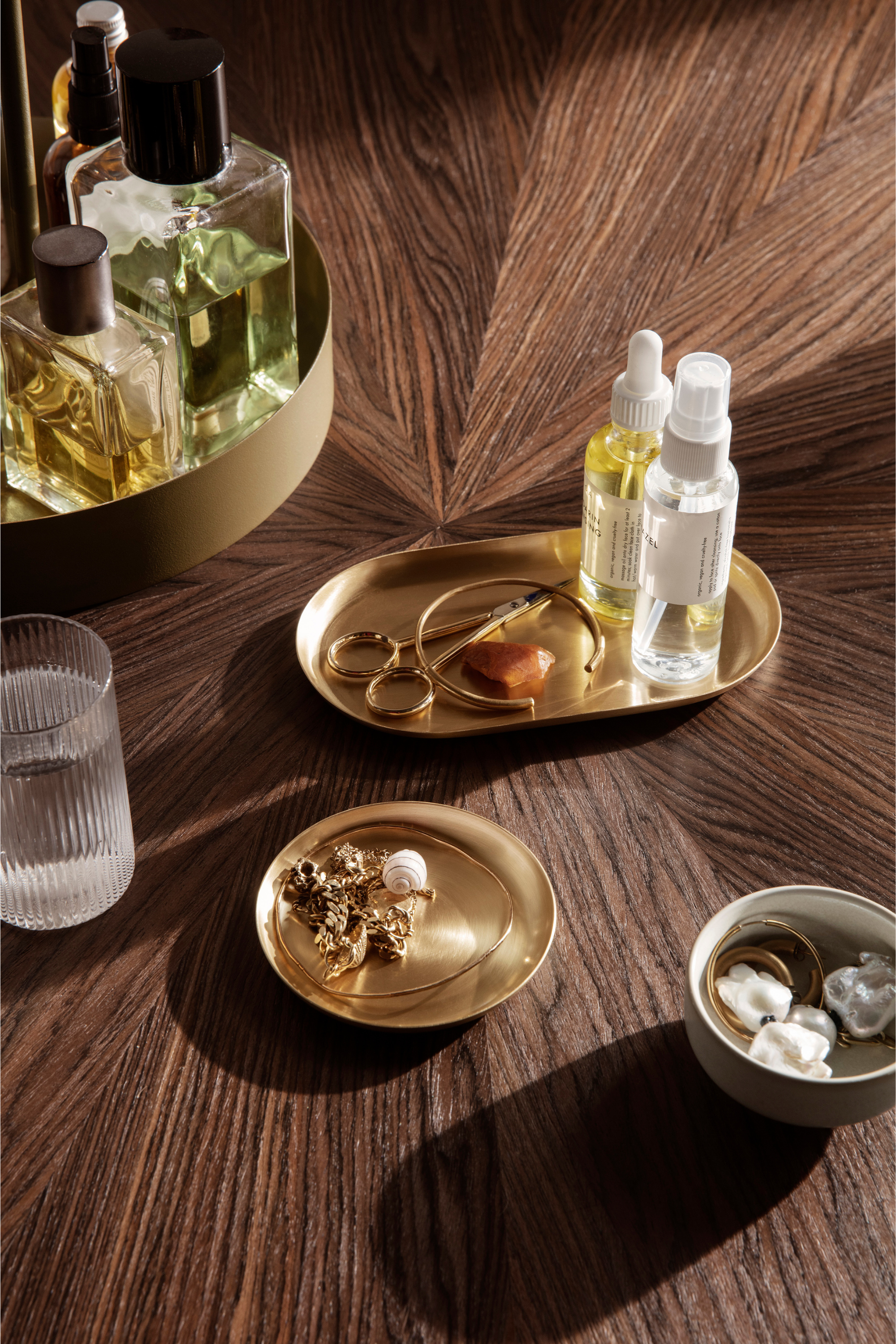 Basho brass round tray