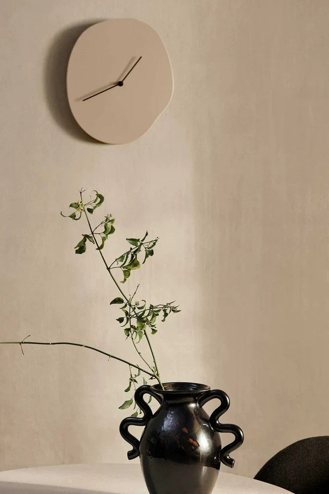 Melt wall clock