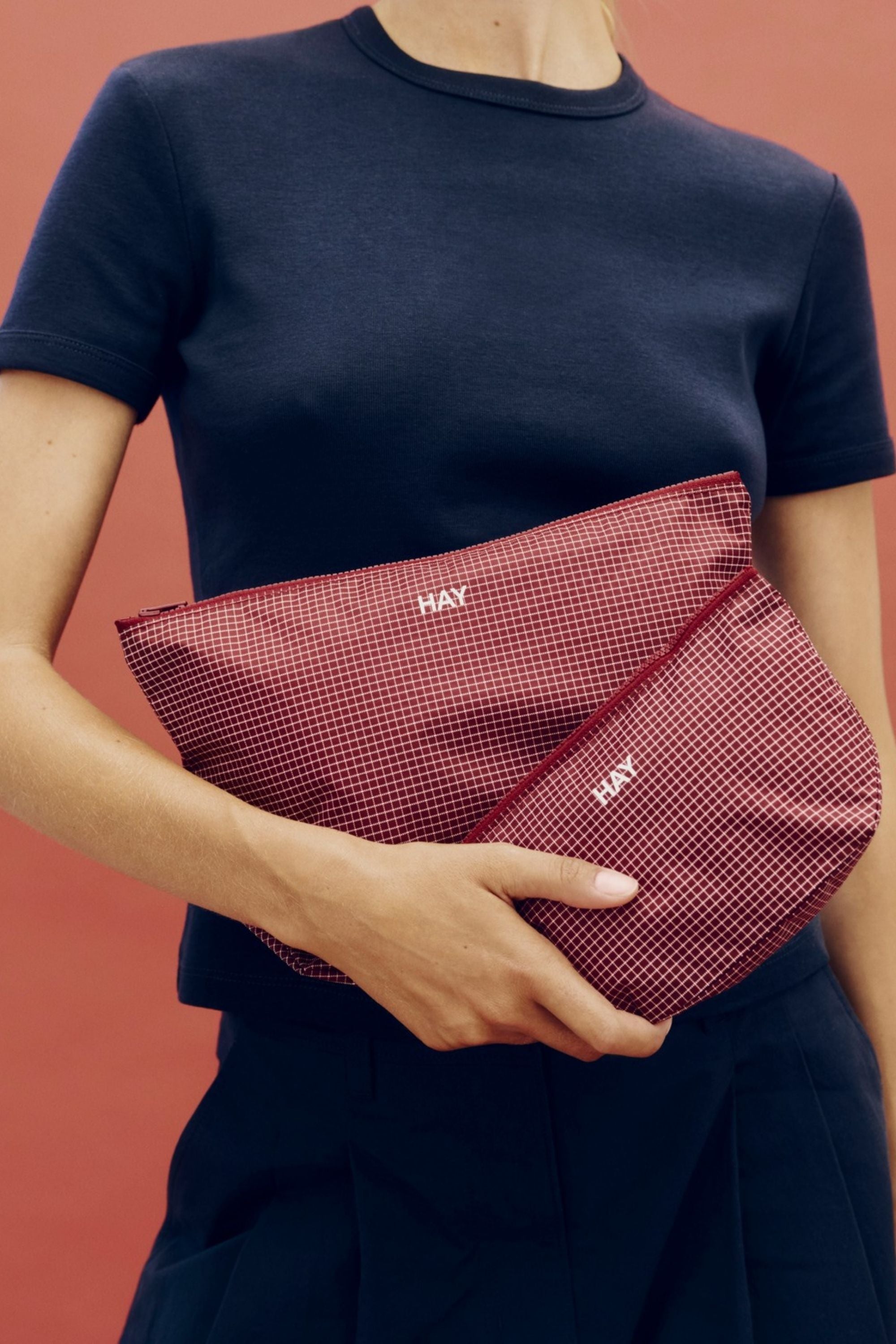 Grid Pouch M bordó 